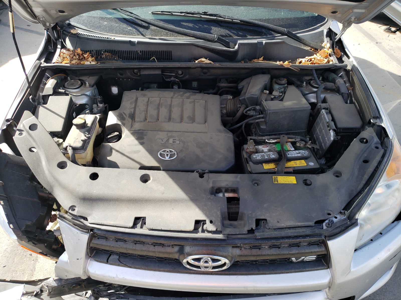 Photo 7 from auction – 2009 TOYOTA RAV4 with VIN JTMBK33V29D006688