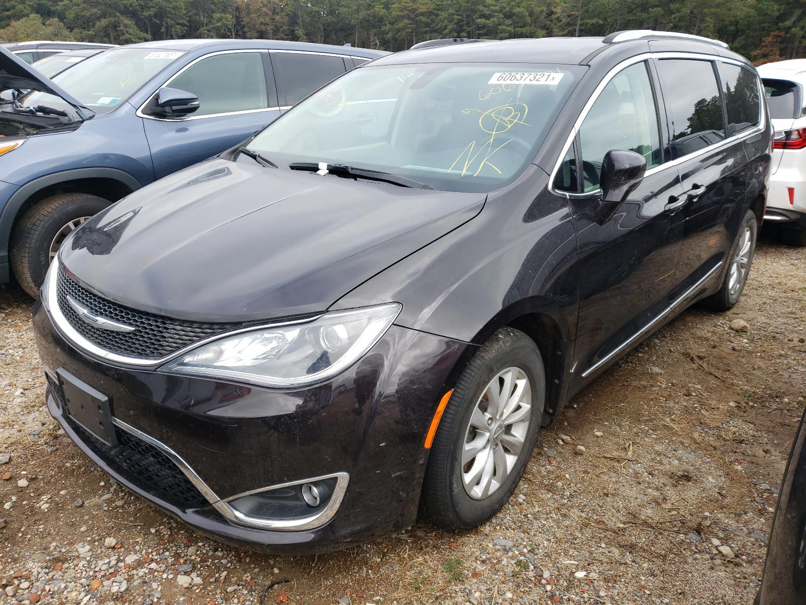 Photo 2 from auction – 2019 CHRYSLER PACIFICA T with VIN 2C4RC1BG4KR575869
