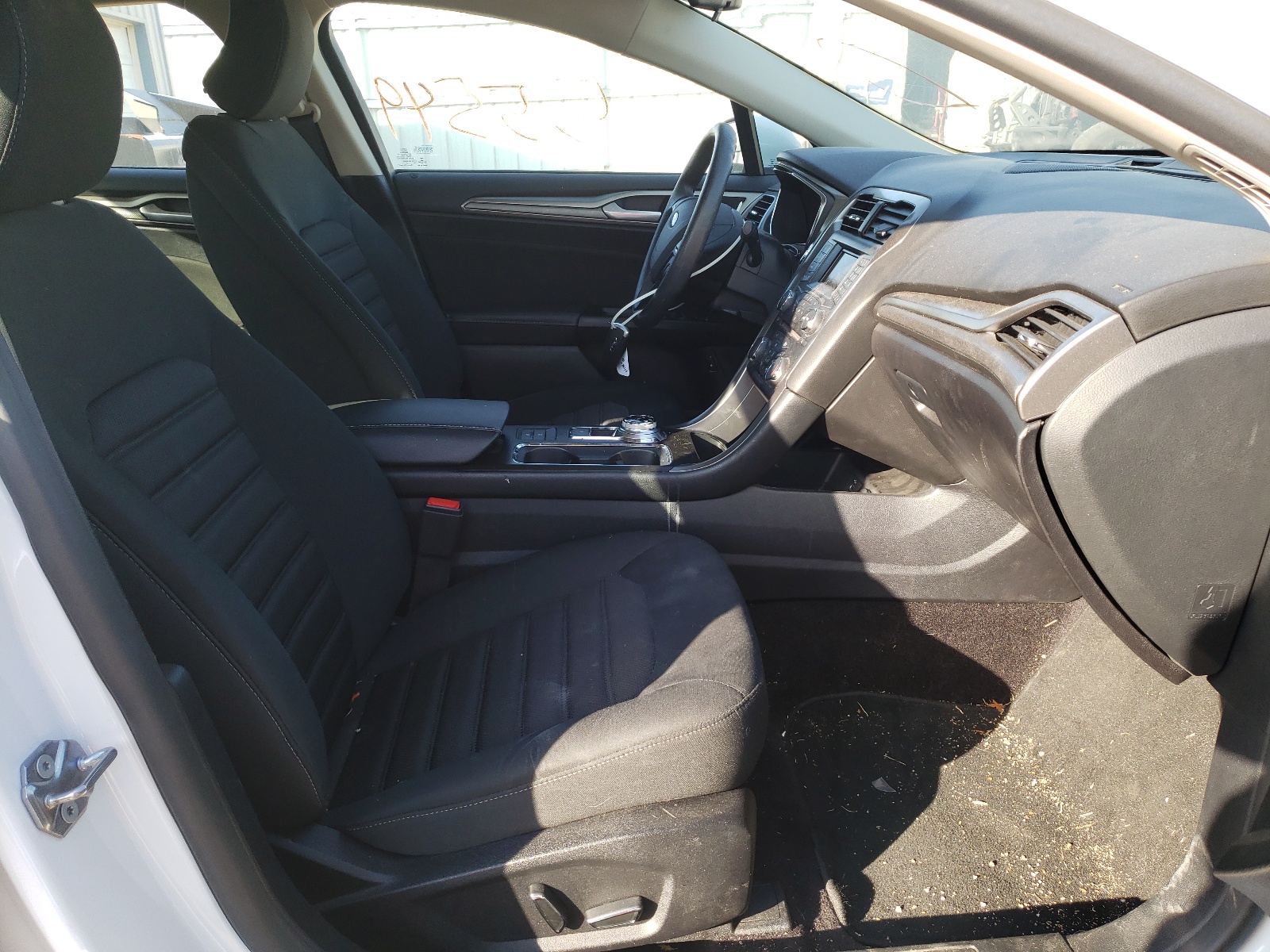 Photo 5 from auction – 2017 FORD FUSION SE with VIN 3FA6P0LU5HR344588