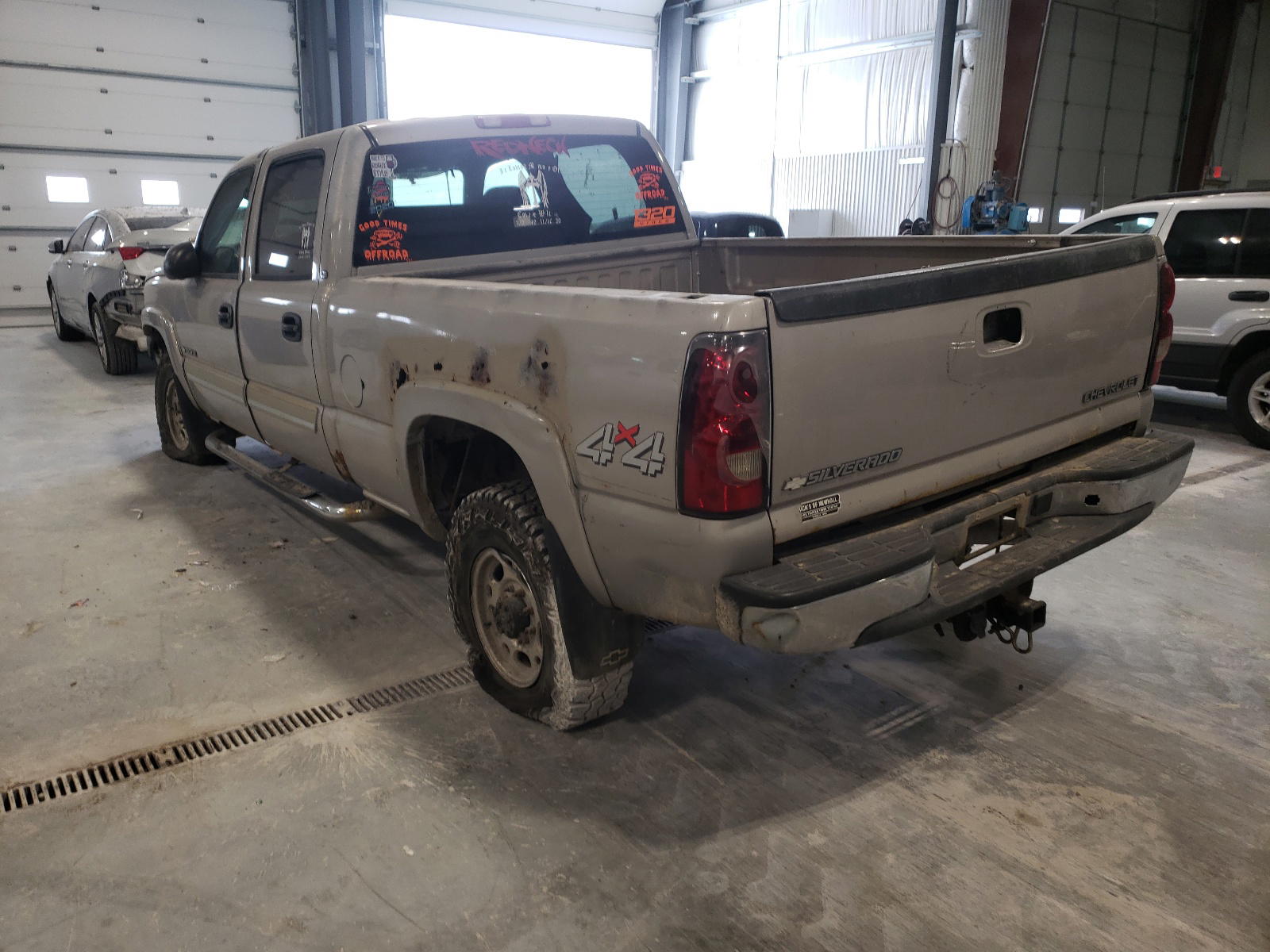 Photo 3 from auction – 2004 CHEVROLET SILVERADO with VIN 1GCHK23U94F132720