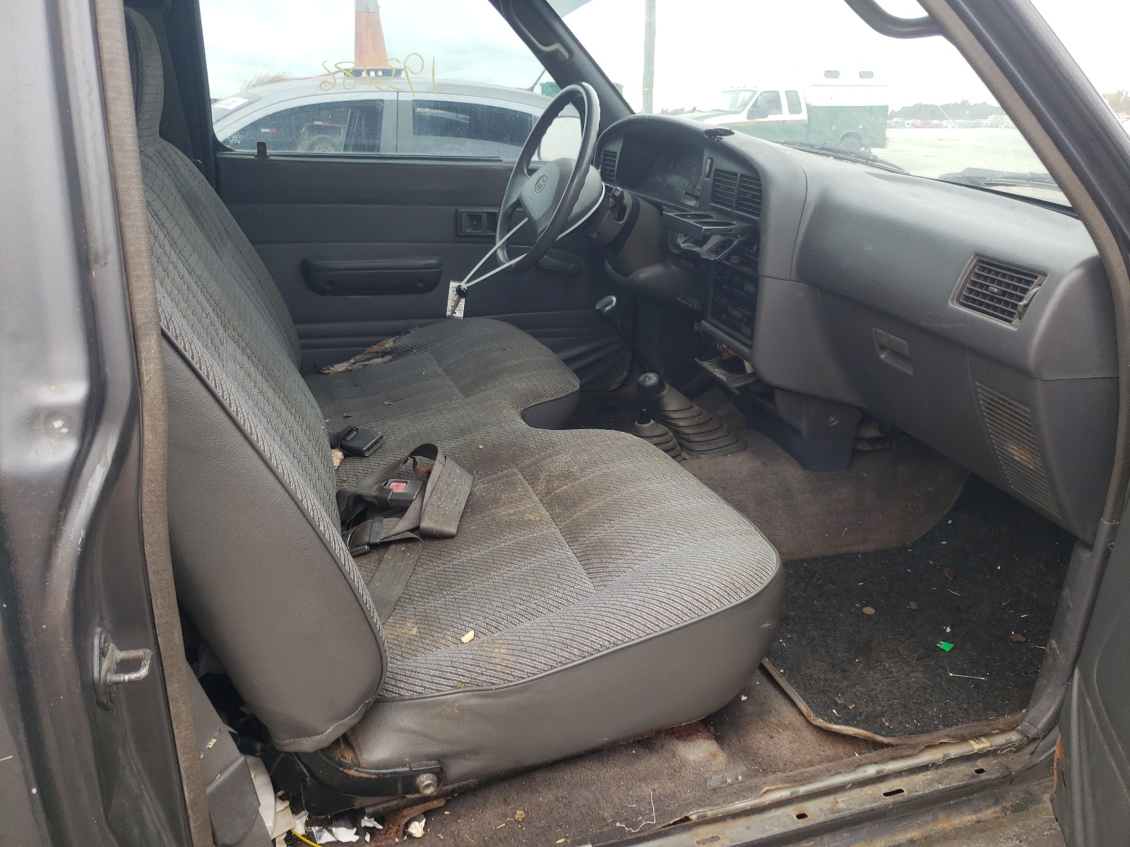 Photo 5 from auction – 1994 TOYOTA PICKUP 1/2 with VIN 4TARN01P6RZ170758