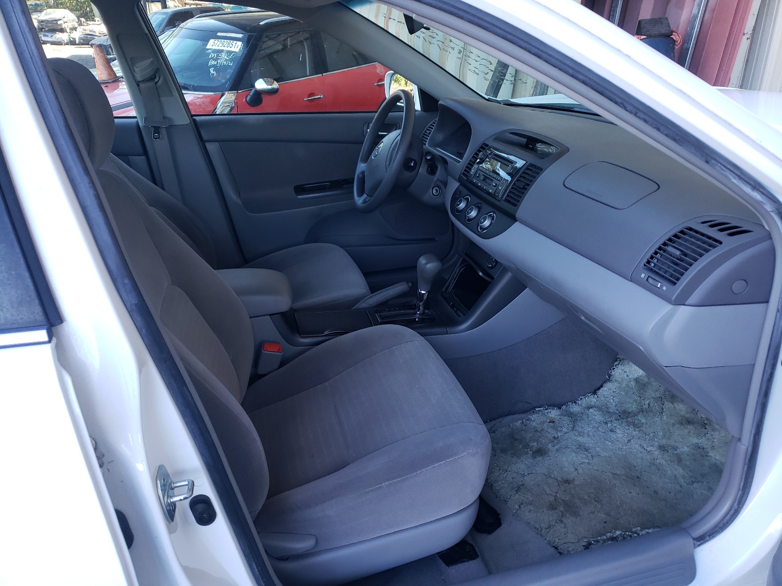 Photo 5 from auction – 2006 TOYOTA CAMRY LE with VIN JTDBE32K663059314