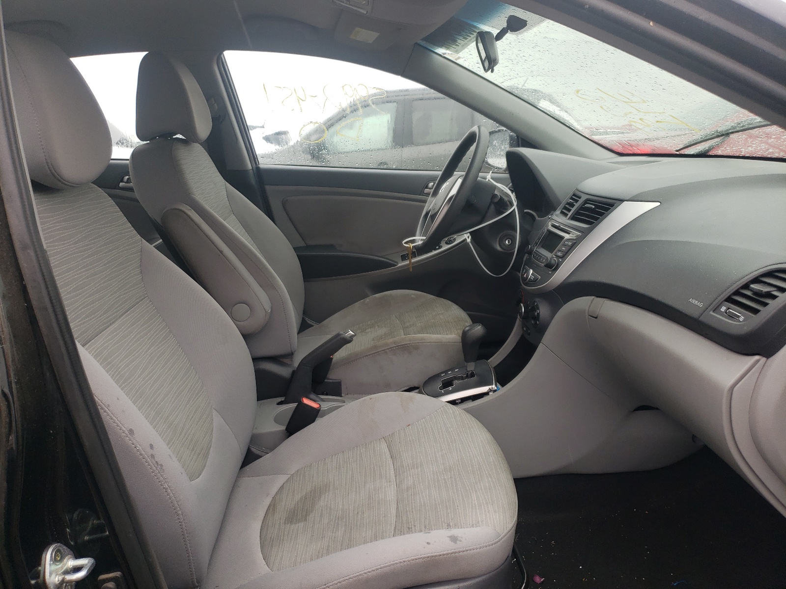 Photo 5 from auction – 2017 HYUNDAI ACCENT SE with VIN KMHCT4AE9HU330810