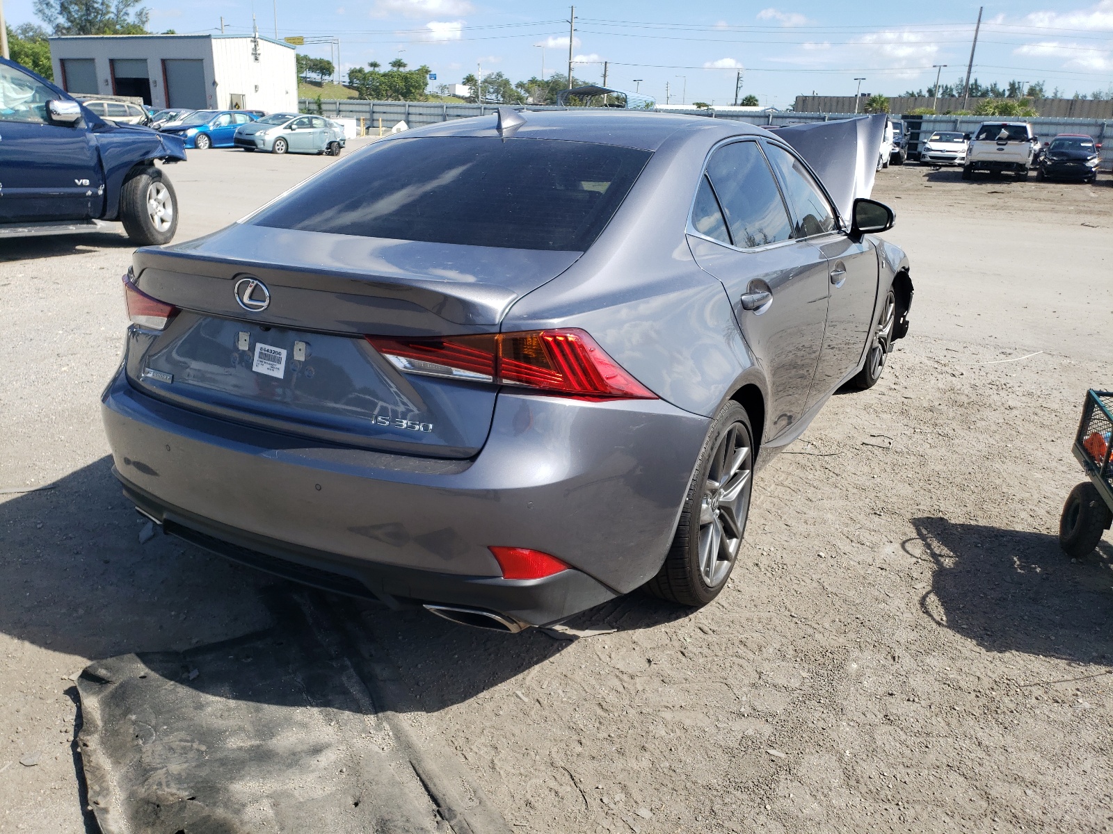 Фото 4 с аукциона – 2018 LEXUS IS 350 с VIN JTHBZ1D23J5033772