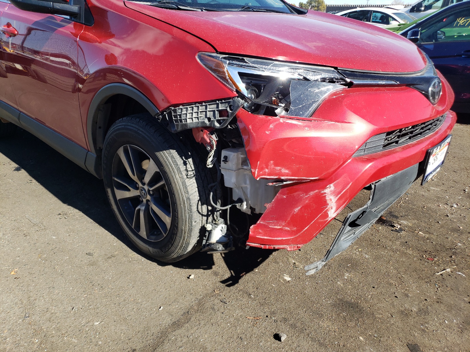 Photo 9 from auction – 2017 TOYOTA RAV4 XLE with VIN 2T3RFREV2HW649708
