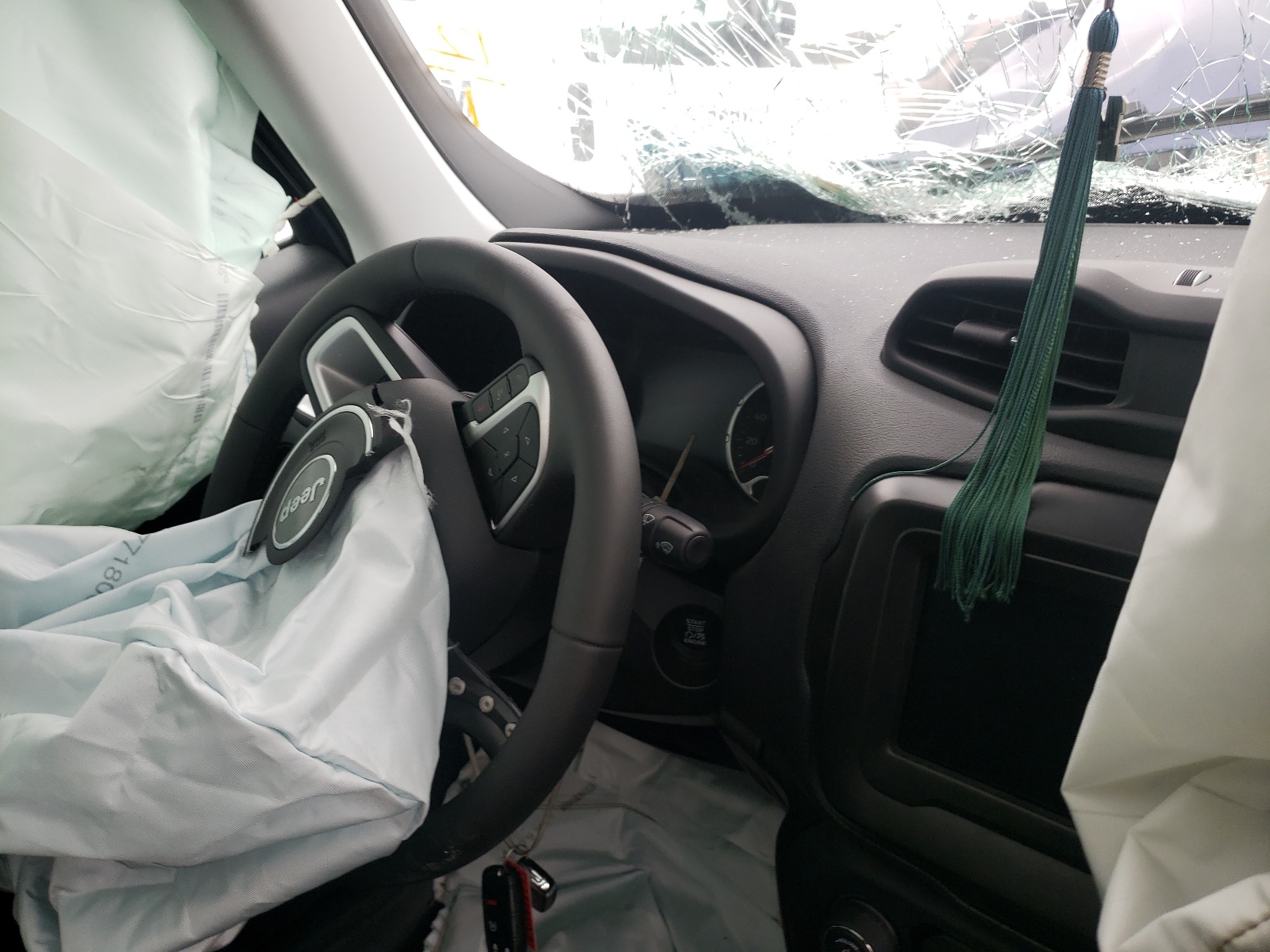 Photo 8 from auction – 2021 JEEP RENEGADE L with VIN ZACNJCBB3MPM78638