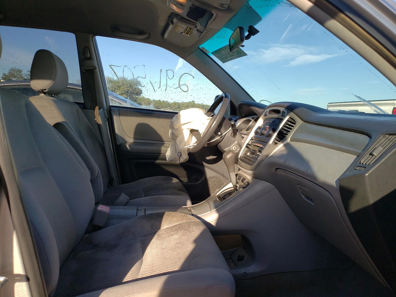 Photo 5 from auction – 2004 TOYOTA HIGHLANDER with VIN JTEDD21A940102066