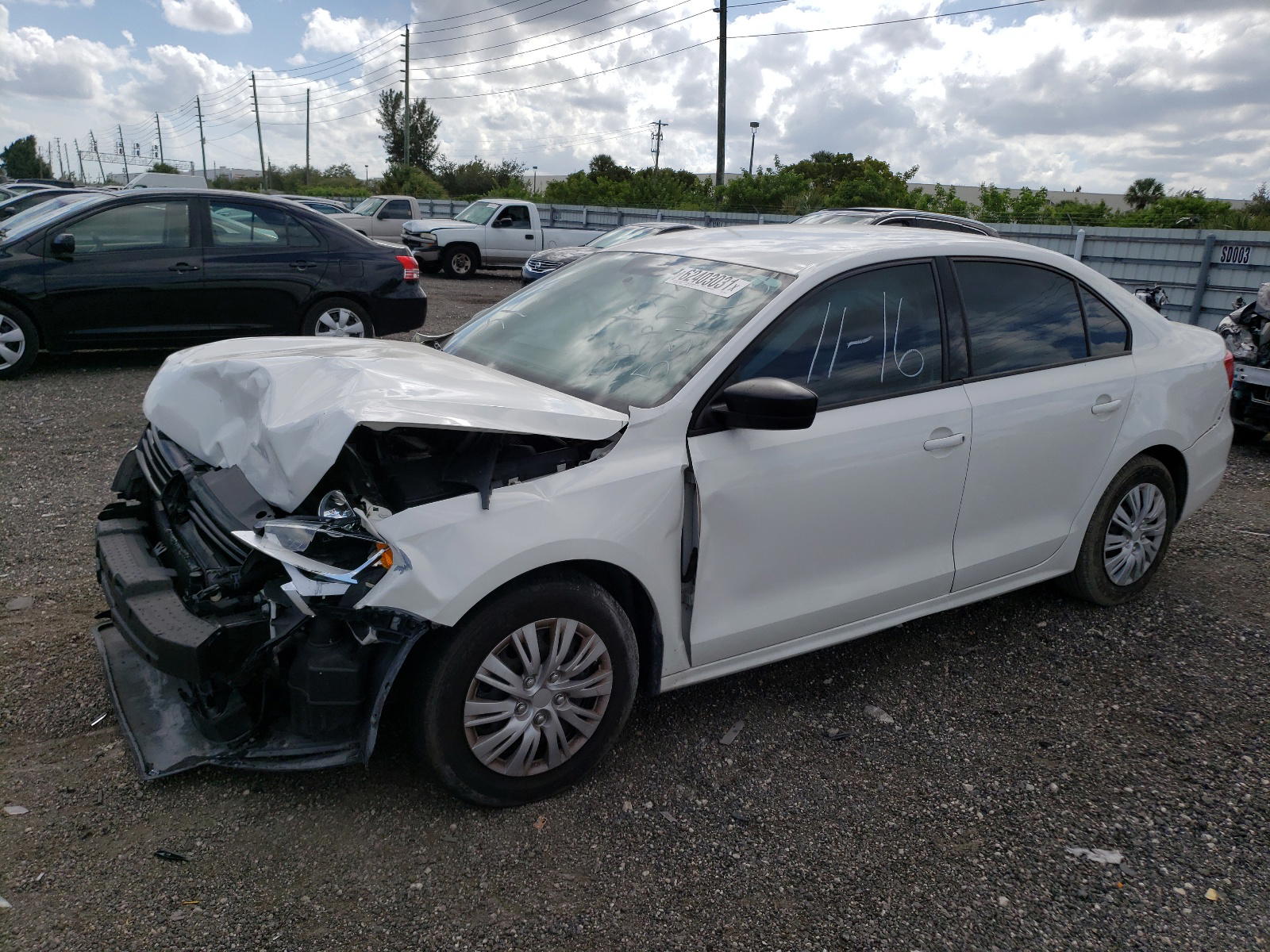 Photo 2 from auction – 2014 VOLKSWAGEN JETTA BASE with VIN 3VW2K7AJ4EM375314