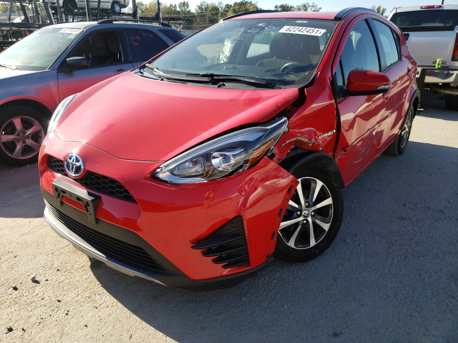 Photo 2 from auction – 2018 TOYOTA PRIUS C with VIN JTDKDTB33J1602862