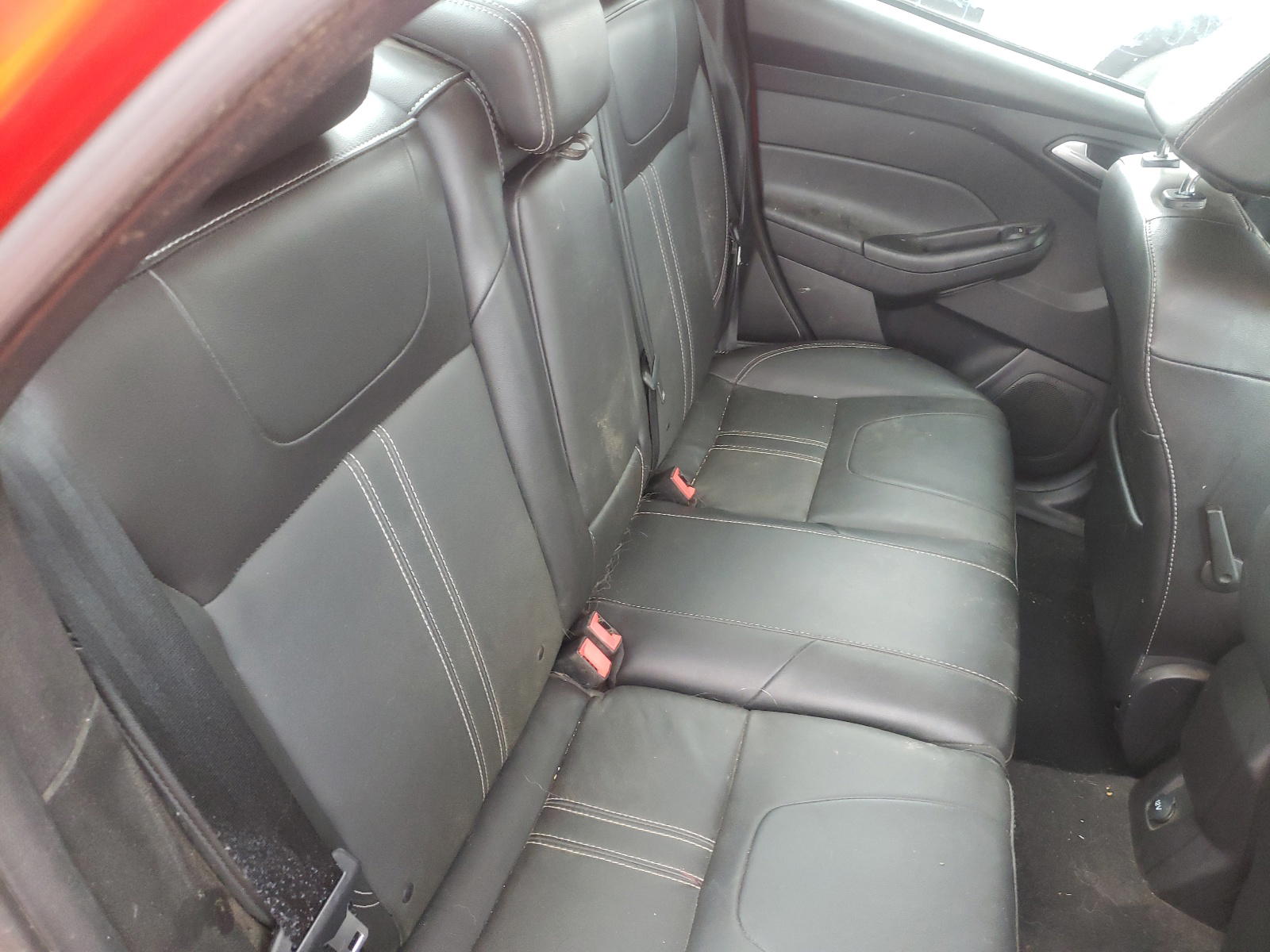 Photo 6 from auction – 2014 FORD FOCUS SE with VIN 1FADP3F25EL333376