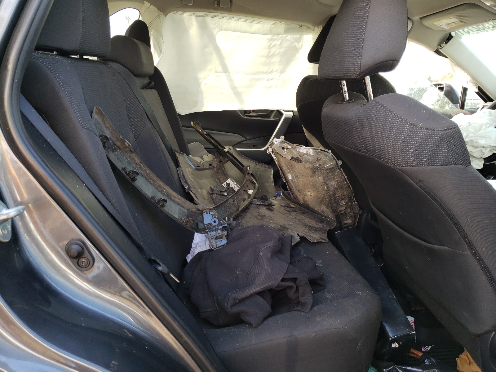 Photo 6 from auction – 2019 TOYOTA RAV4 LE with VIN 2T3F1RFV0KC030579