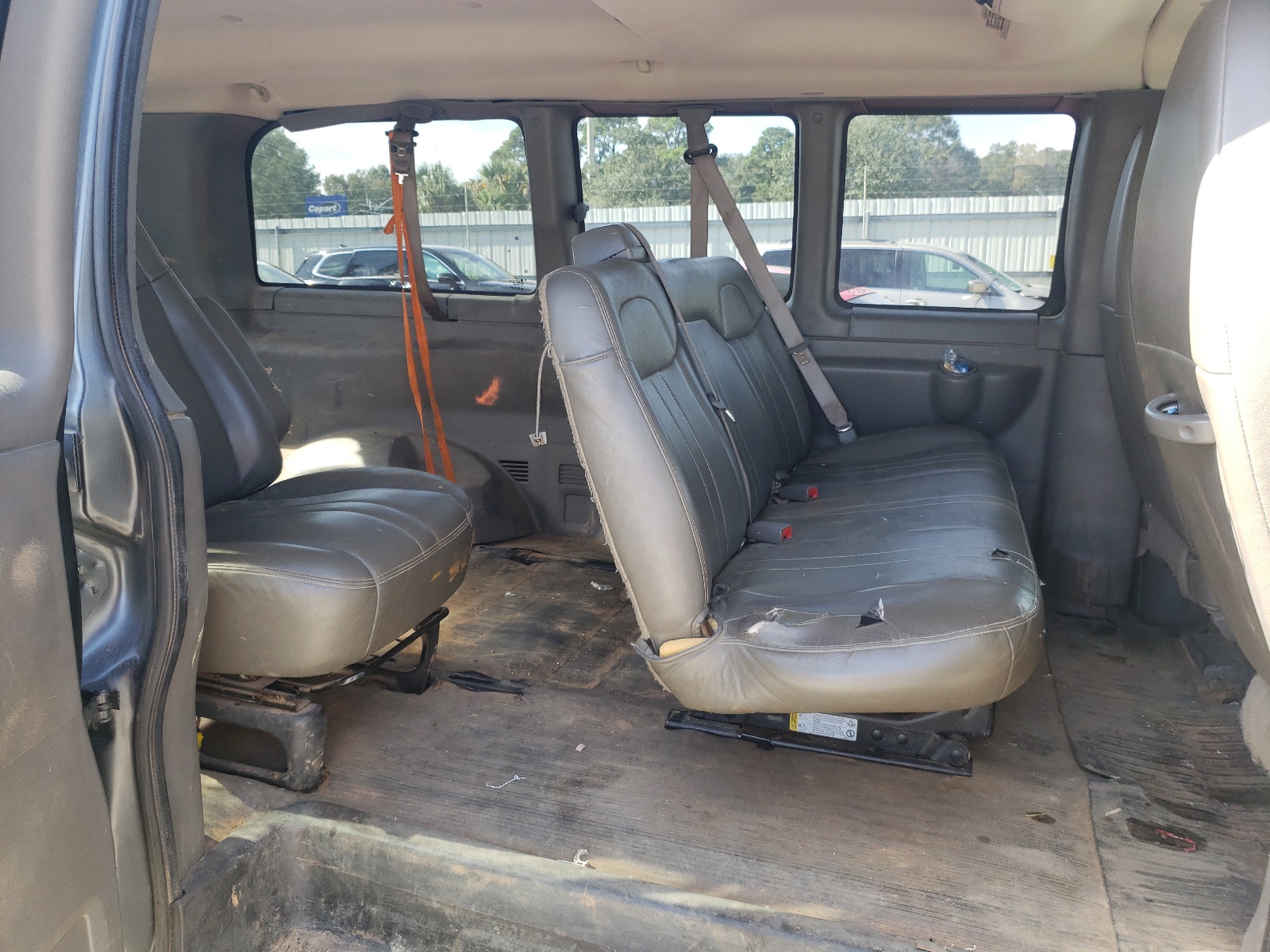 Photo 6 from auction – 2015 CHEVROLET EXPRESS G2 with VIN 1GNWGPFGXF1196509