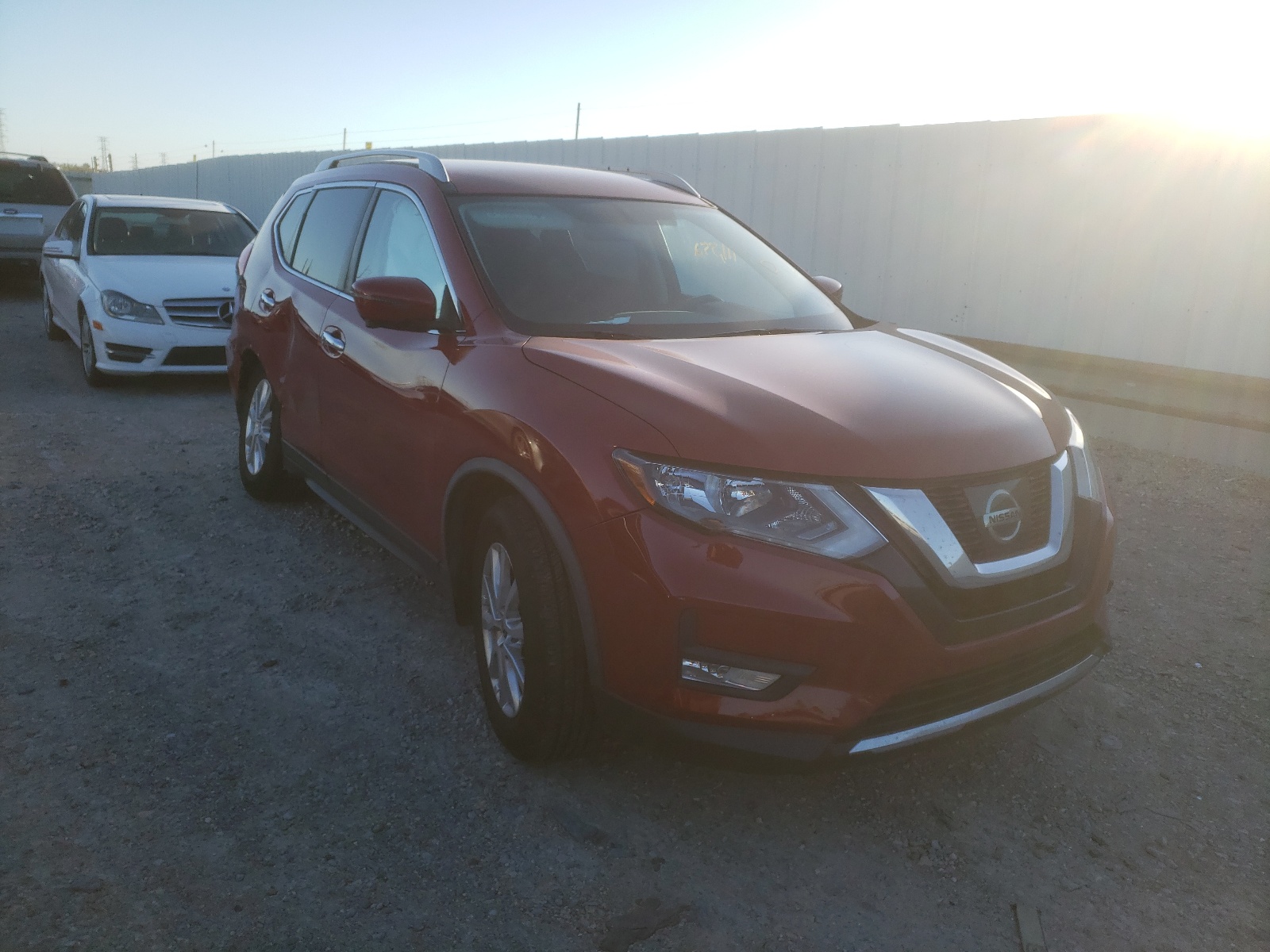 NISSAN ROGUE S 2017 with VIN JN8AT2MT9HW405962 - Photo from auction