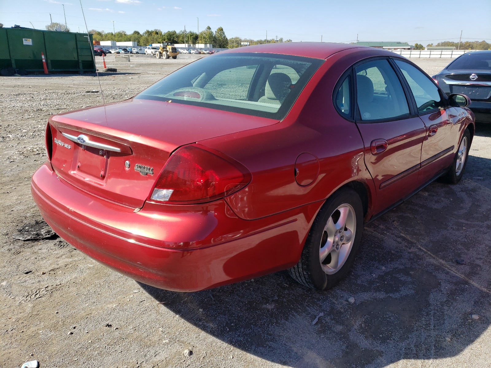 Photo 4 from auction – 2001 FORD TAURUS SES with VIN 1FAFP55UX1A155994