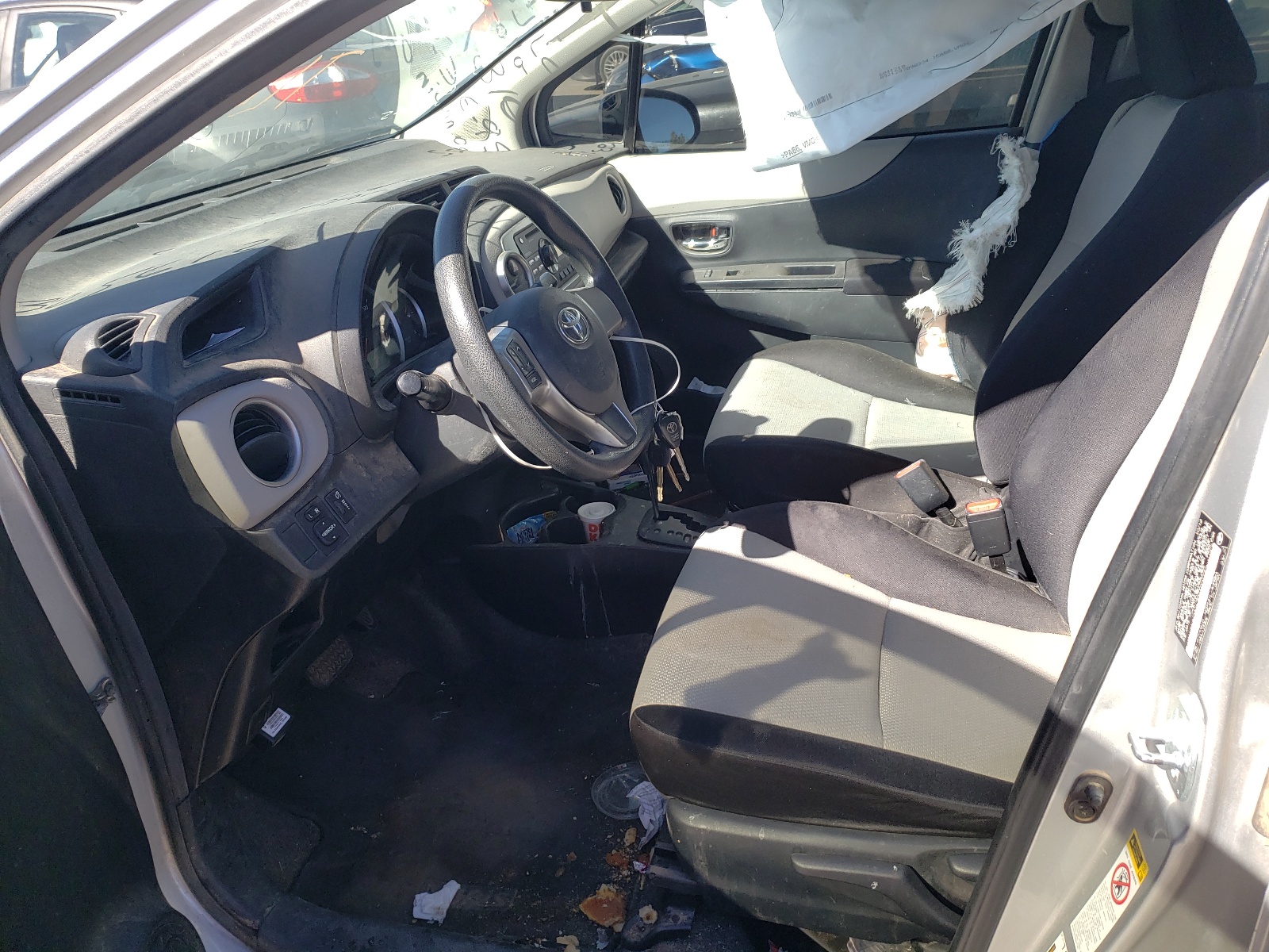 Photo 5 from auction – 2013 TOYOTA YARIS with VIN JTDKTUD38DD550055