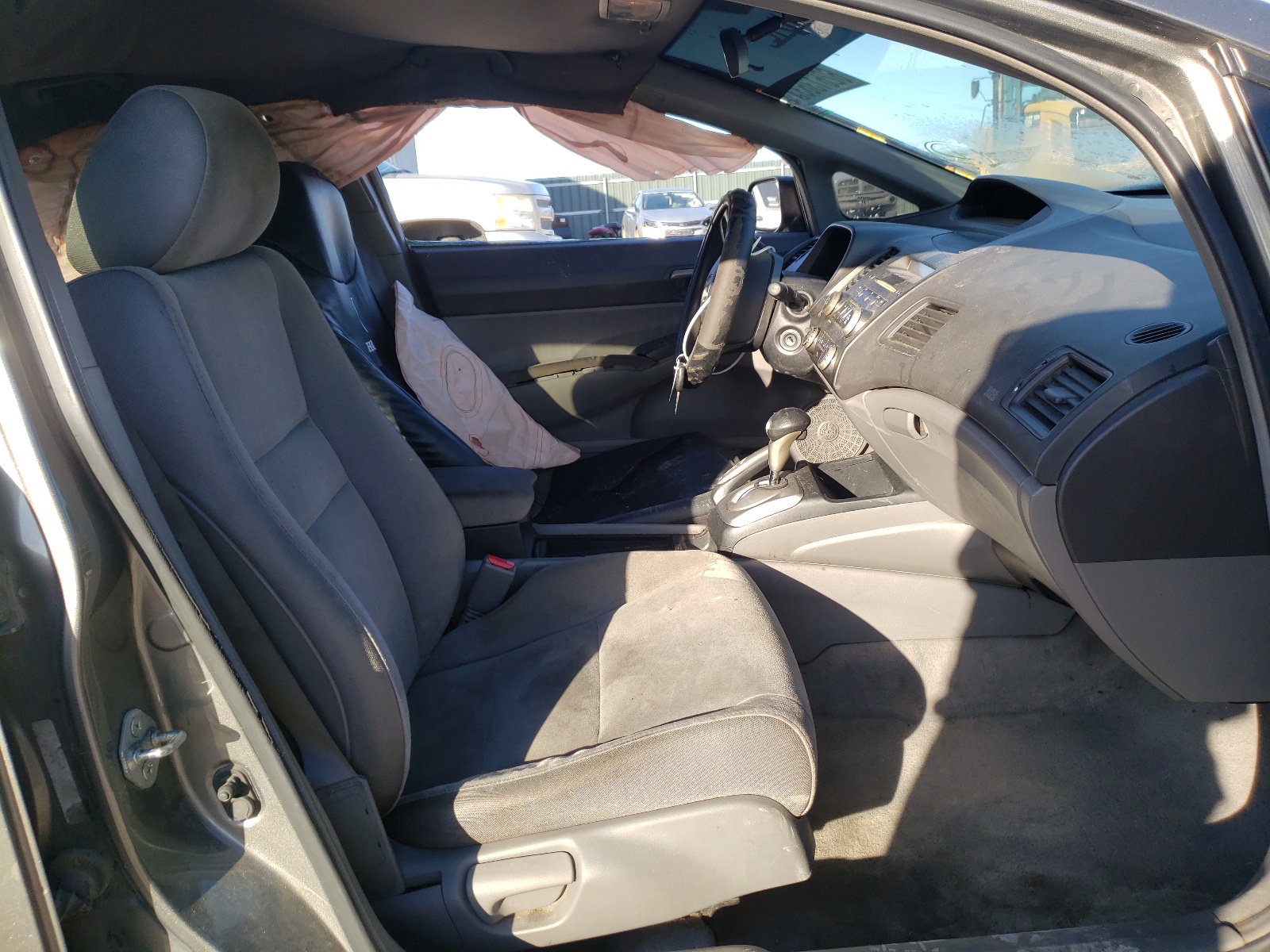 Photo 5 from auction – 2007 HONDA CIVIC LX with VIN 1HGFA165X7L130328