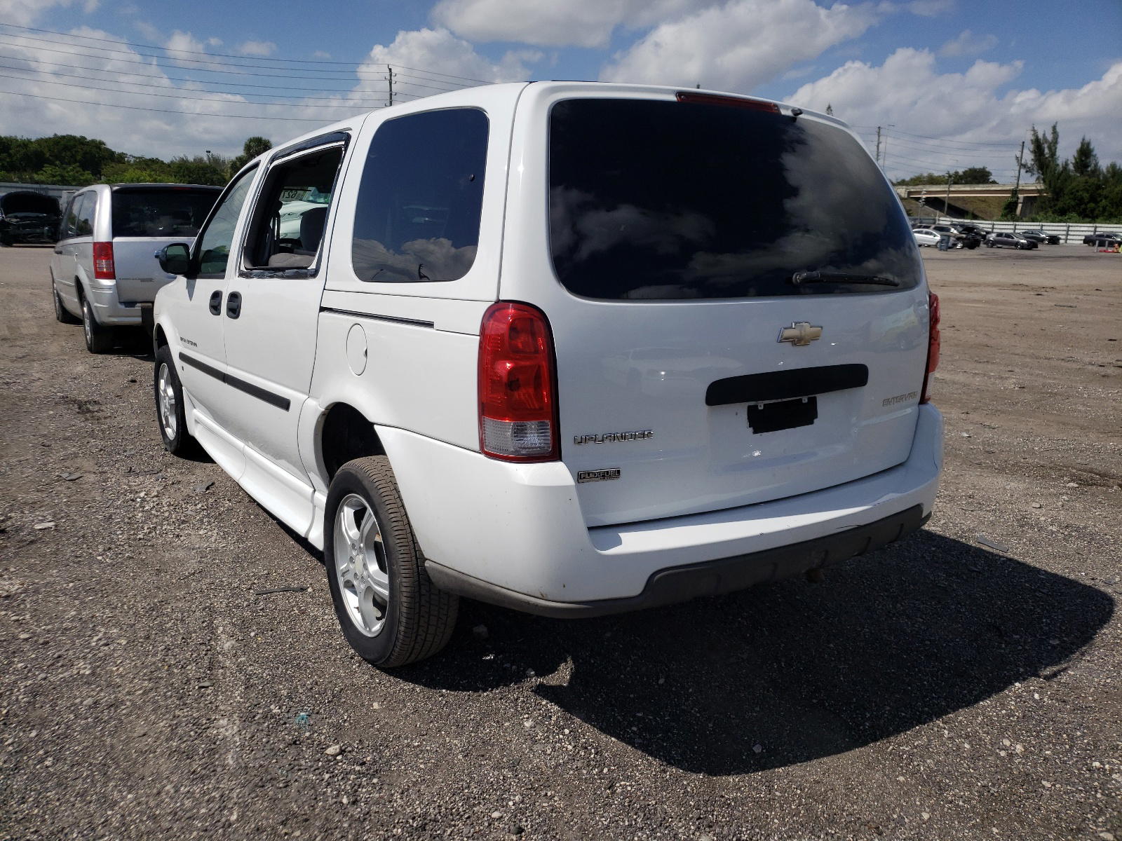 Photo 3 from auction – 2008 CHEVROLET UPLANDER I with VIN 1GBDV13W08D210969