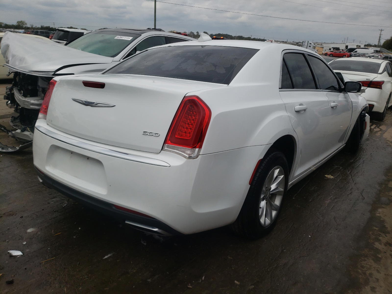 Photo 4 from auction – 2015 CHRYSLER 300 LIMITE with VIN 2C3CCAAG3FH743055