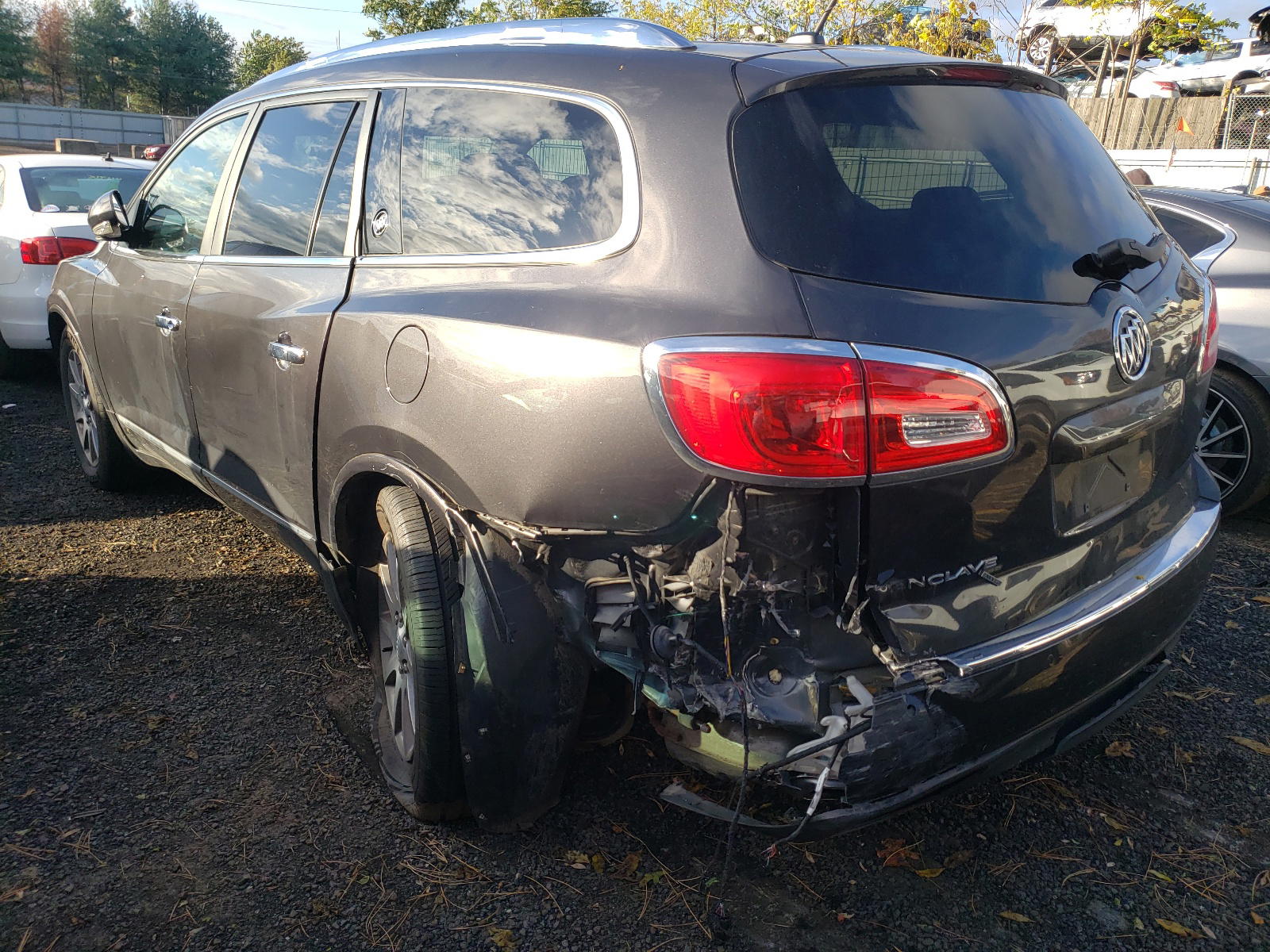 Photo 3 from auction – 2015 BUICK ENCLAVE with VIN 5GAKVBKD1FJ304917