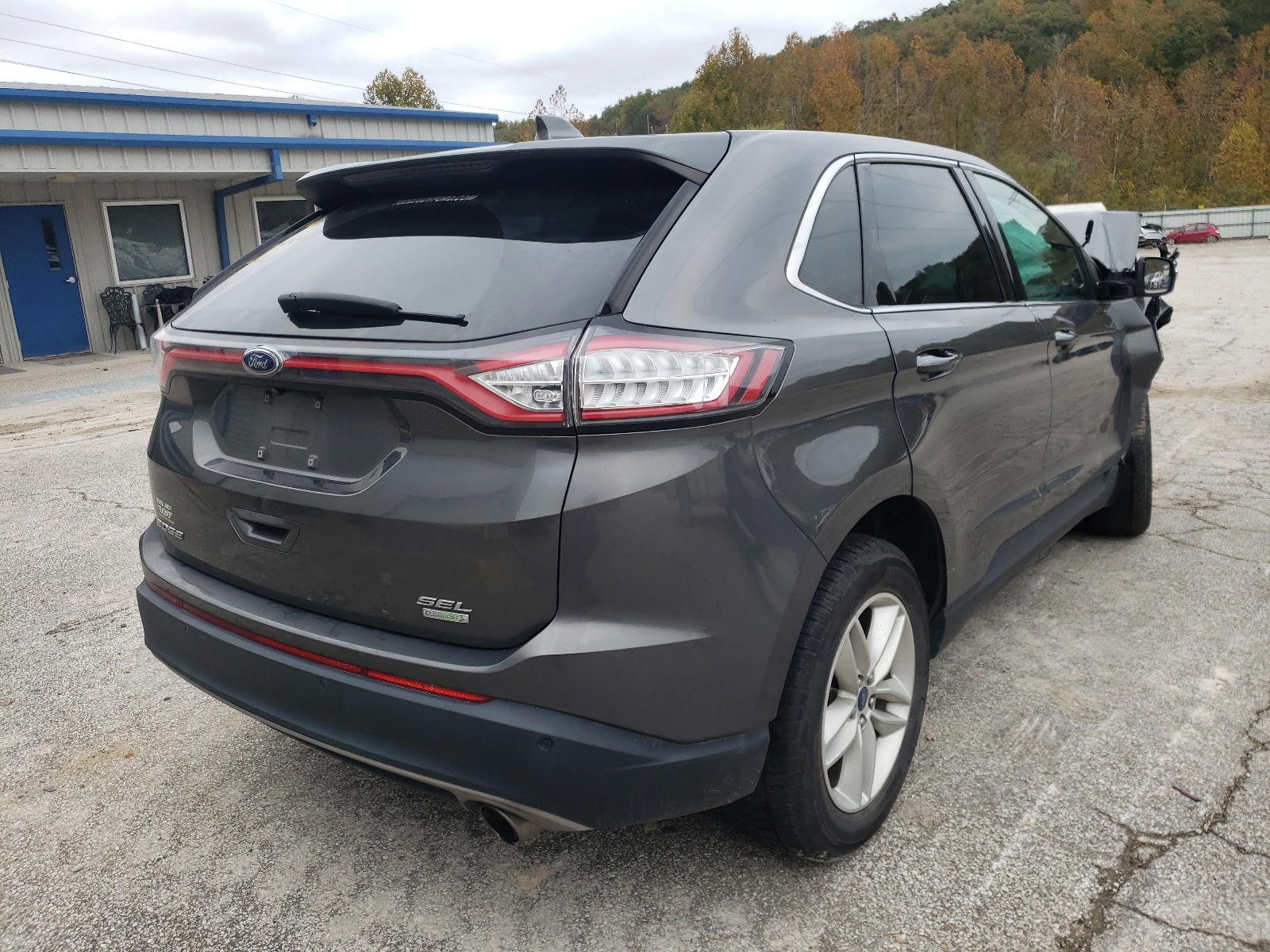 Photo 4 from auction – 2017 FORD EDGE SEL with VIN 2FMPK3J94HBB30876