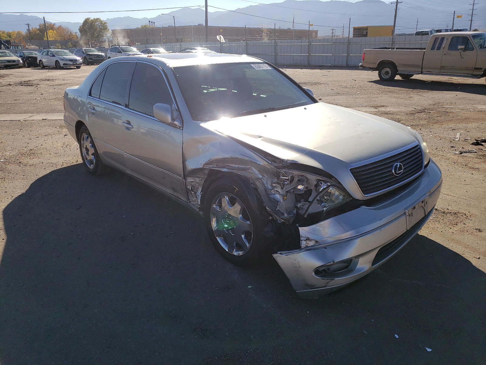 LEXUS LS 430 2001 with VIN JTHBN30F310043036 - Photo from auction