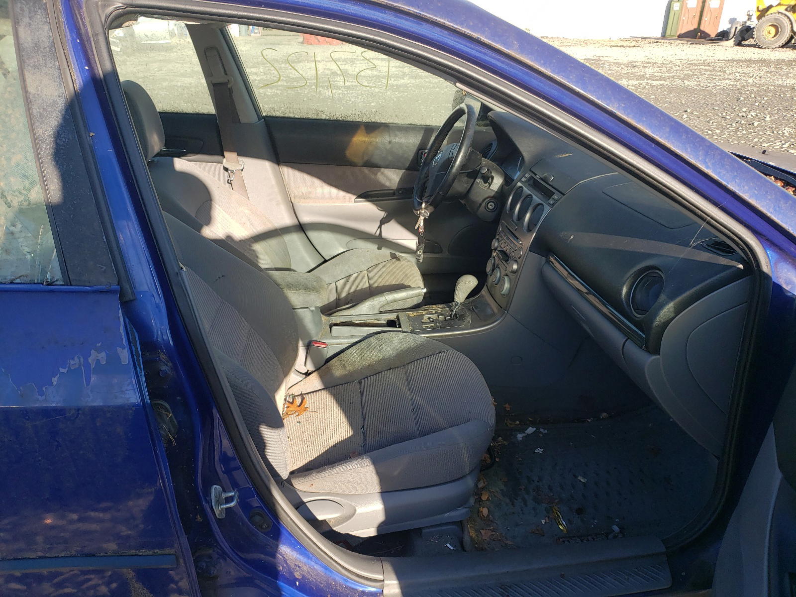 Photo 5 from auction – 2003 MAZDA 6 S with VIN 1YVFP80D735M28477