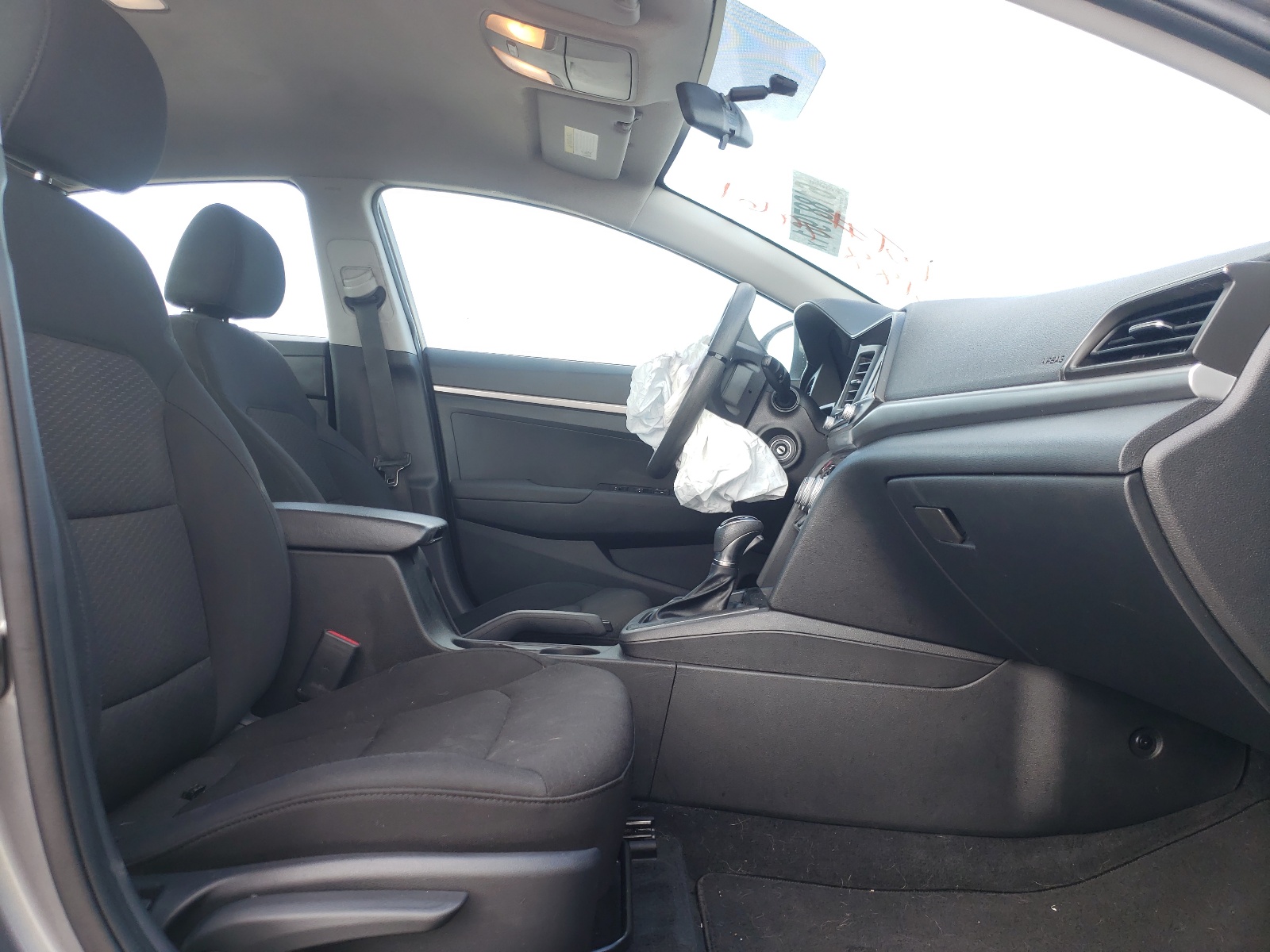 Photo 5 from auction – 2019 HYUNDAI ELANTRA SE with VIN 5NPD74LF3KH472574