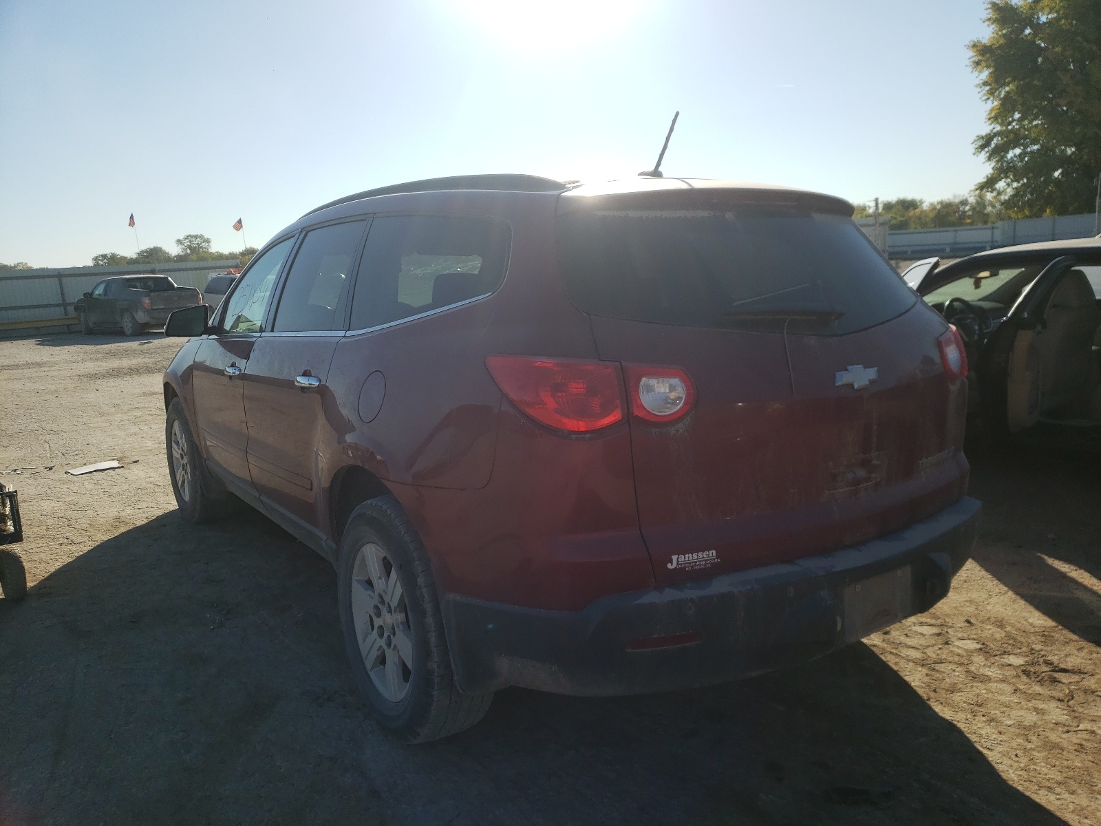 Photo 3 from auction – 2010 CHEVROLET TRAVERSE L with VIN 1GNLRGED9AJ239007