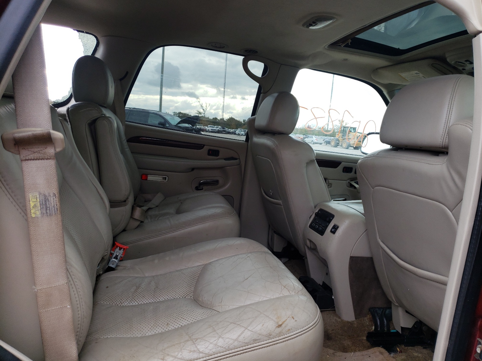 Photo 6 from auction – 2003 CADILLAC ESCALADE L with VIN 1GYEK63N33R212914