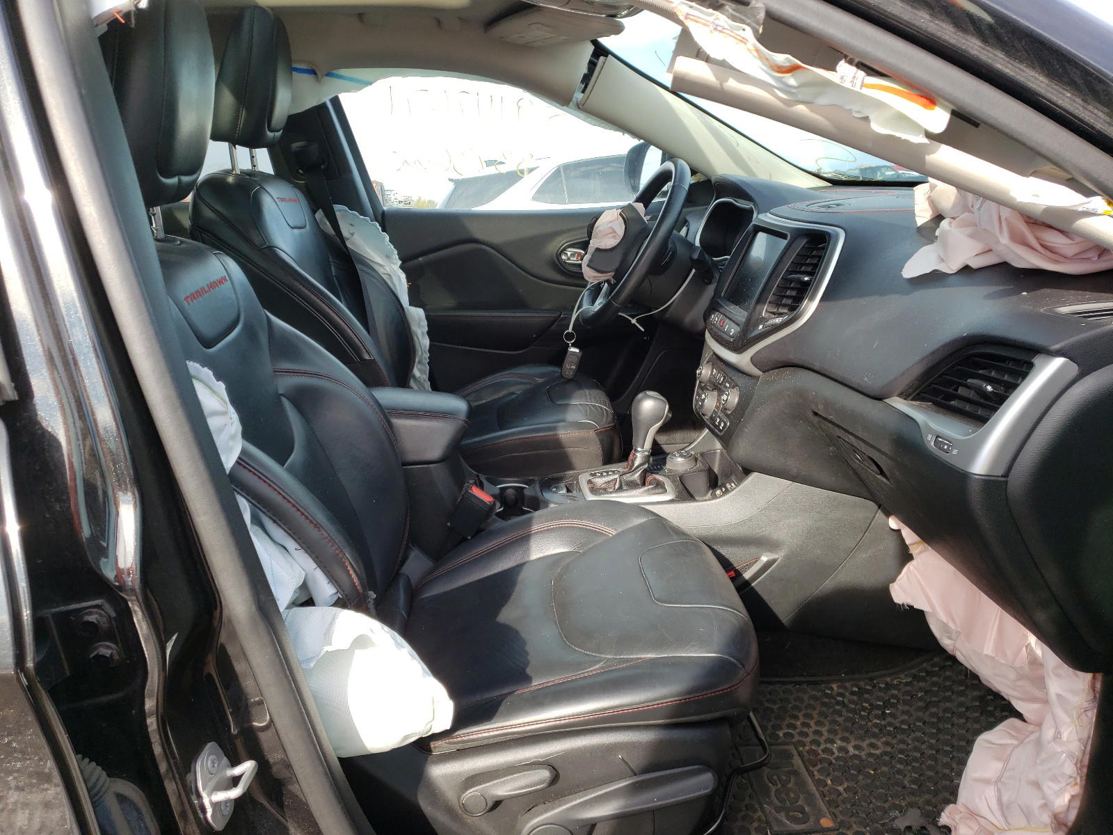 Photo 5 from auction – 2015 JEEP CHEROKEE T with VIN 1C4PJMBS0FW687990