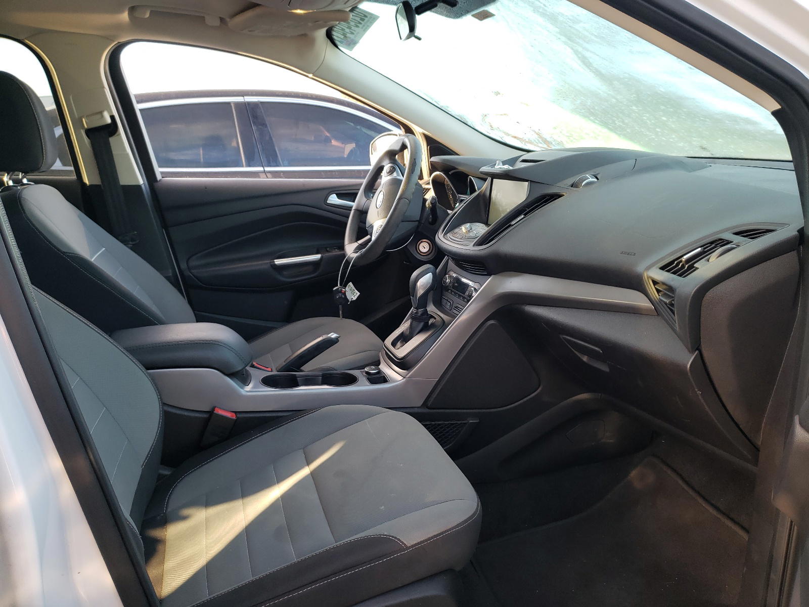 Photo 5 from auction – 2015 FORD ESCAPE SE with VIN 1FMCU0G96FUB70852