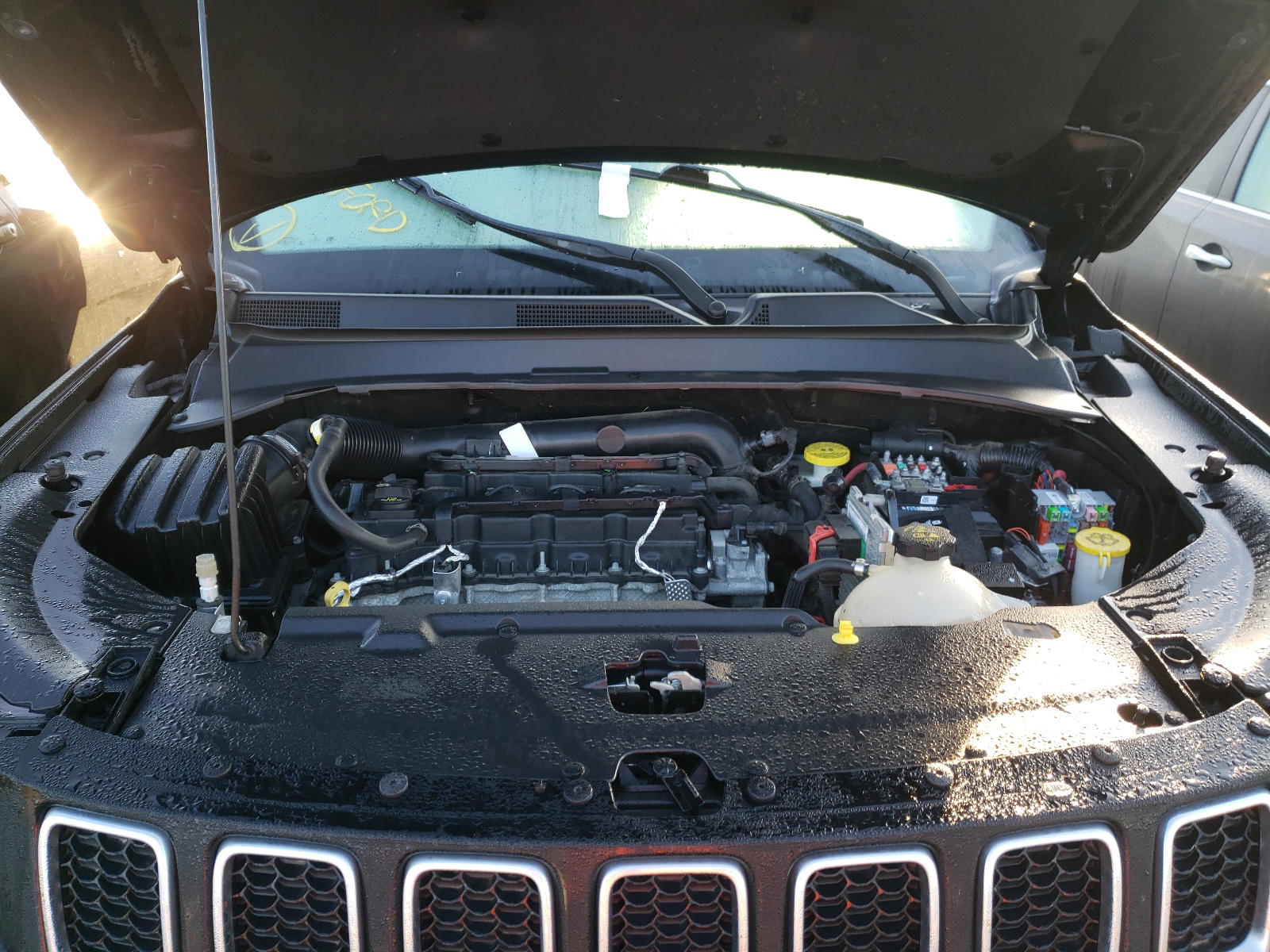 Photo 7 from auction – 2018 JEEP COMPASS LA with VIN 3C4NJDBB2JT366393
