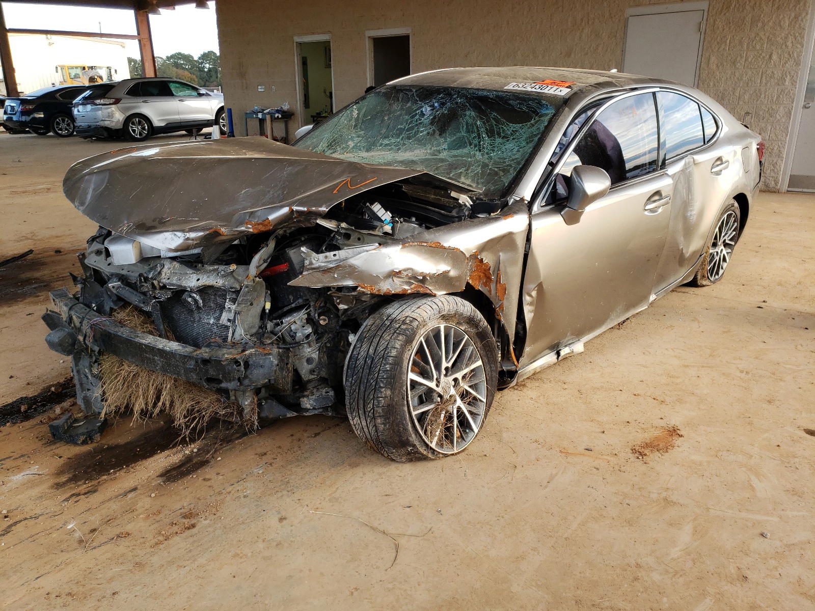 Photo 2 from auction – 2016 LEXUS ES 350 with VIN 58ABK1GG1GU034757