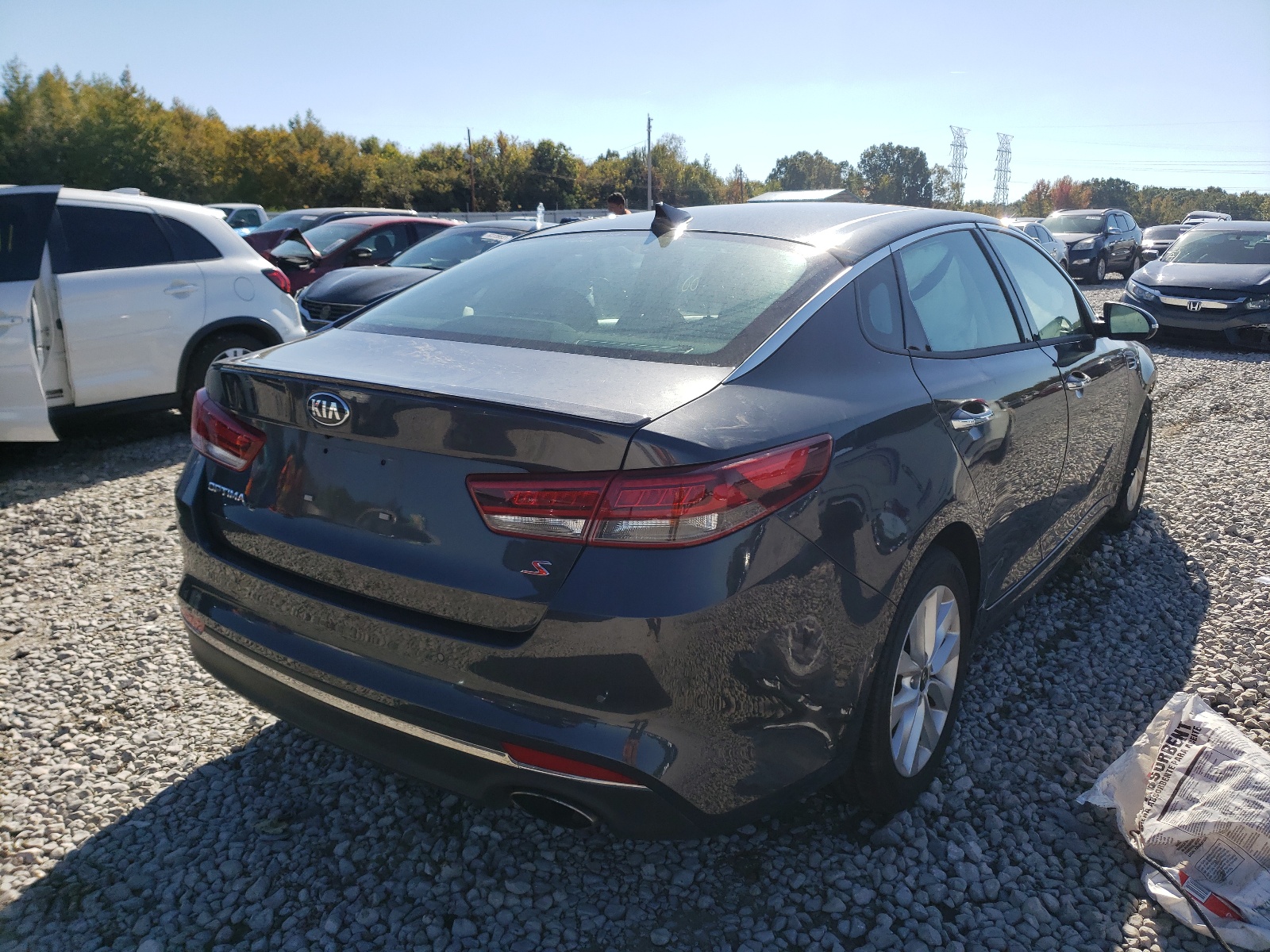 Photo 4 from auction – 2018 KIA OPTIMA LX with VIN 5XXGT4L31JG227331