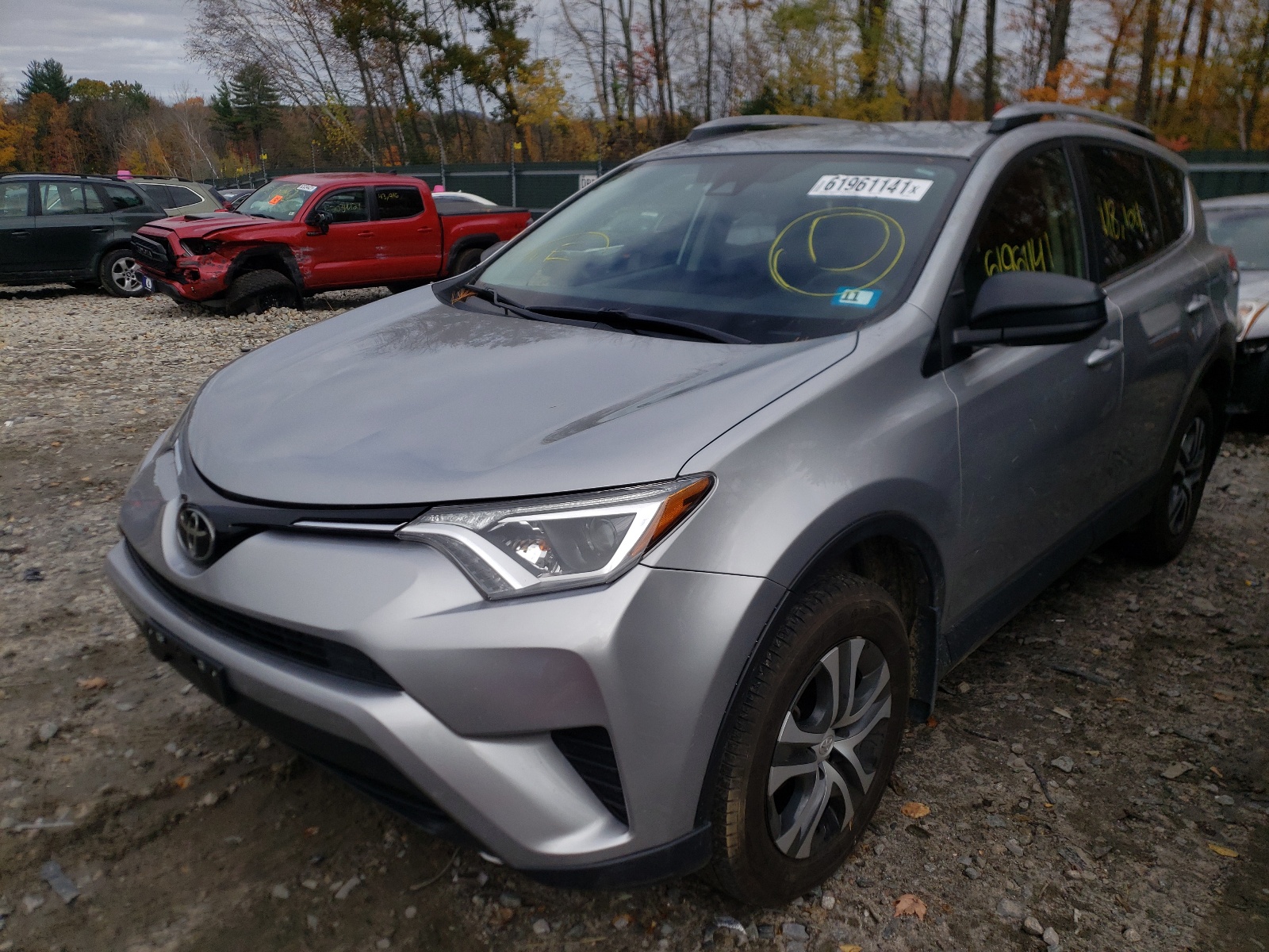 Photo 2 from auction – 2018 TOYOTA RAV4 LE with VIN JTMBFREV0JJ260023