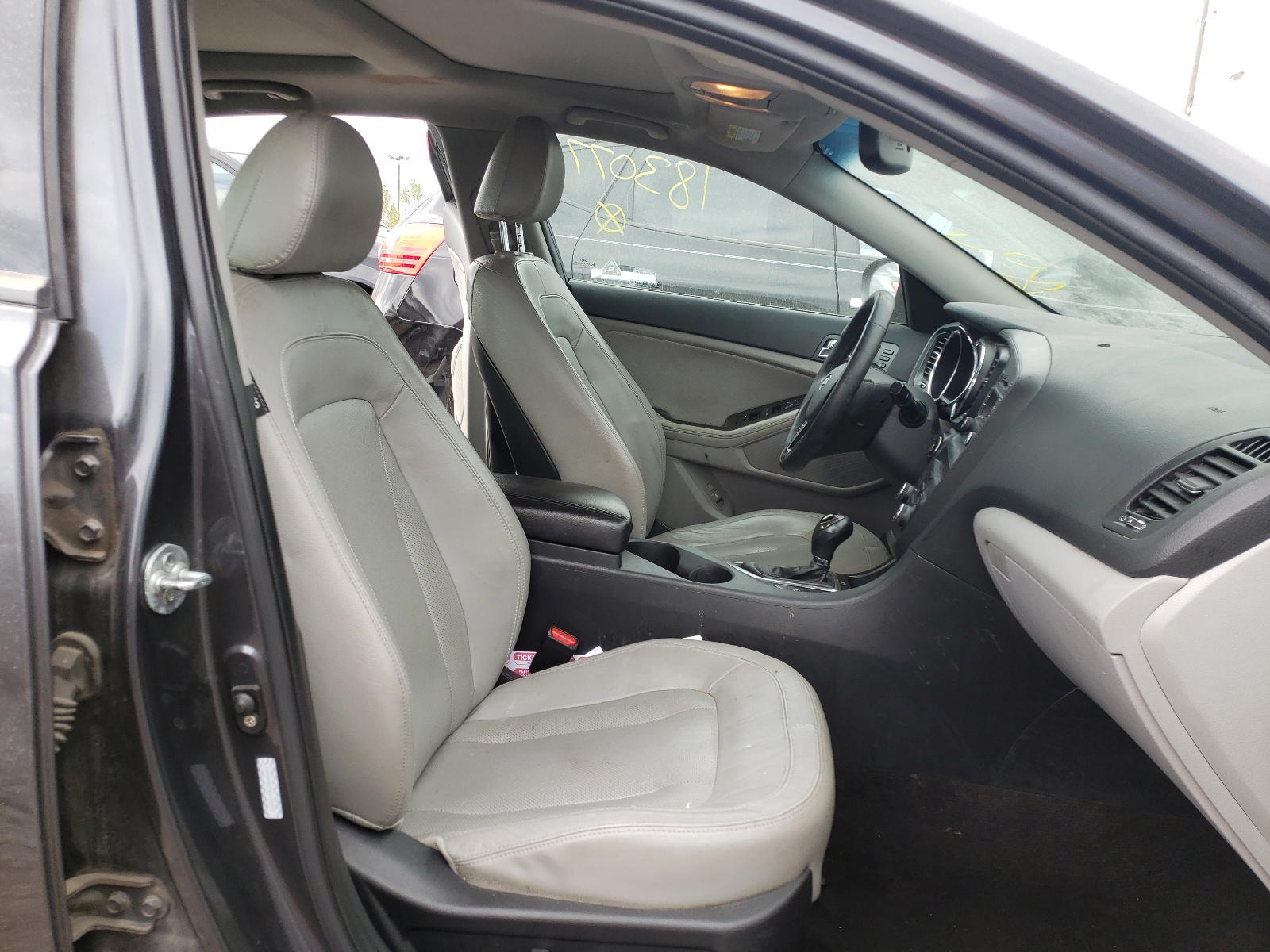 Photo 5 from auction – 2011 KIA OPTIMA EX with VIN KNAGN4A77B5183077