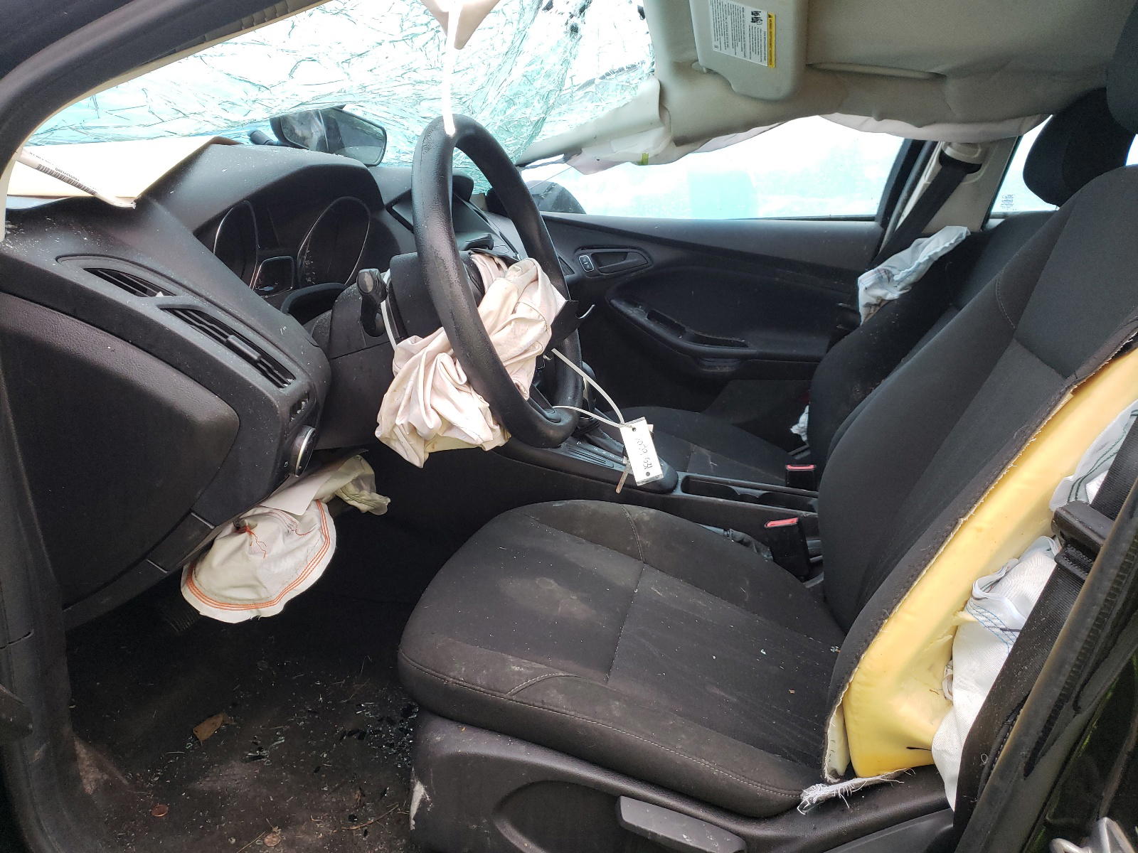Photo 5 from auction – 2016 FORD FOCUS S with VIN 1FADP3E24GL202234
