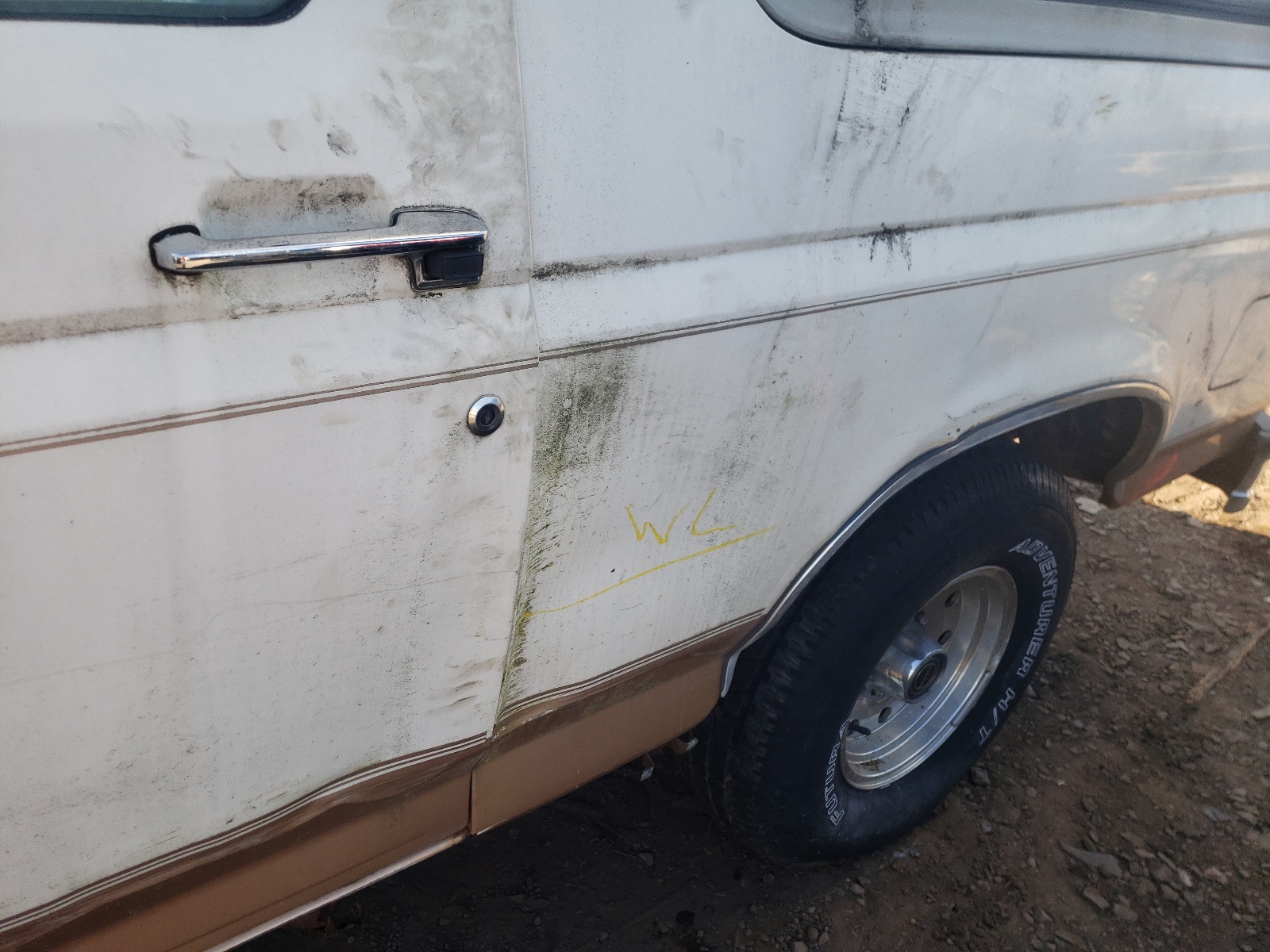 Photo 9 from auction – 1995 FORD BRONCO with VIN 1FMEU15N0SLA98190