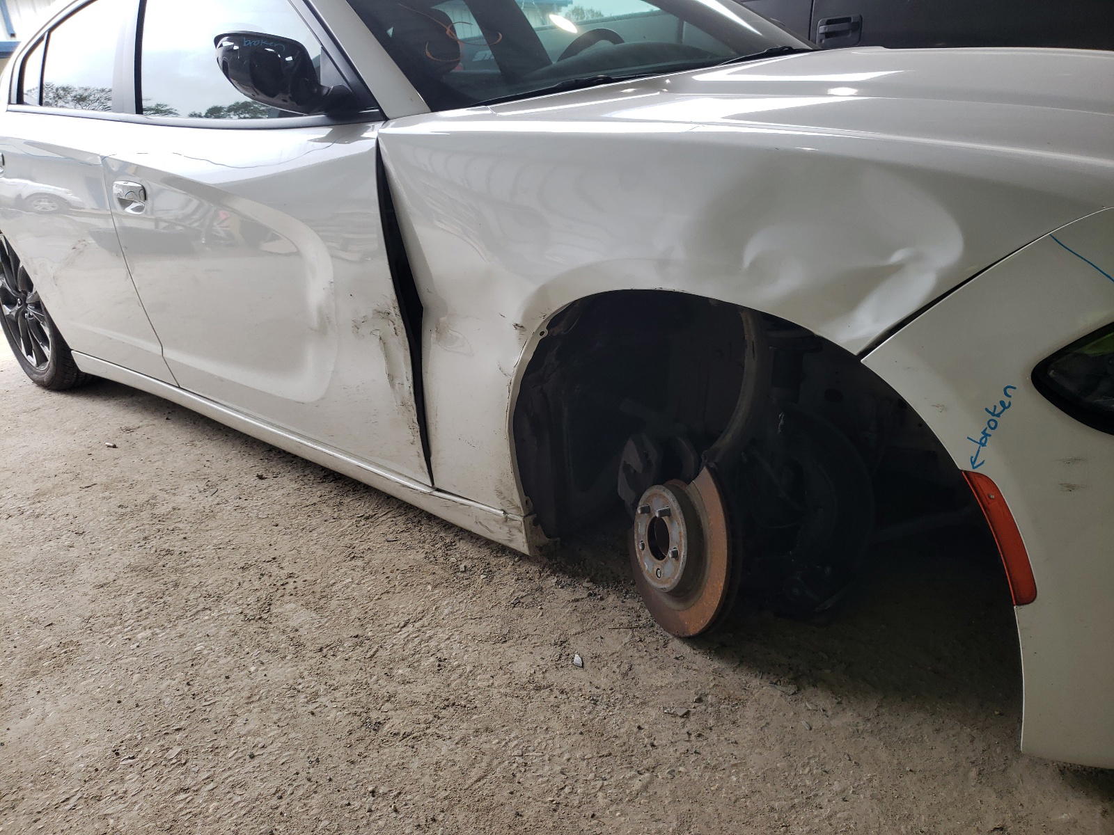 Photo 9 from auction – 2016 DODGE CHARGER SE with VIN 2C3CDXBG2GH319155