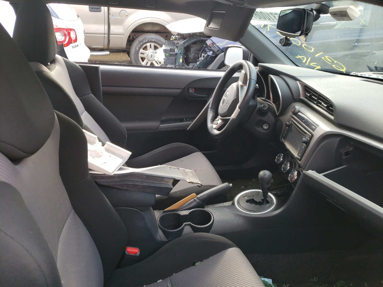 Photo 5 from auction – 2015 TOYOTA SCION TC with VIN JTKJF5C75FJ013282