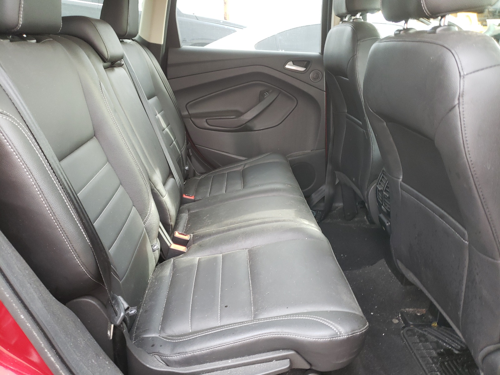Photo 6 from auction – 2016 FORD ESCAPE SE with VIN 1FMCU9GXXGUB13591