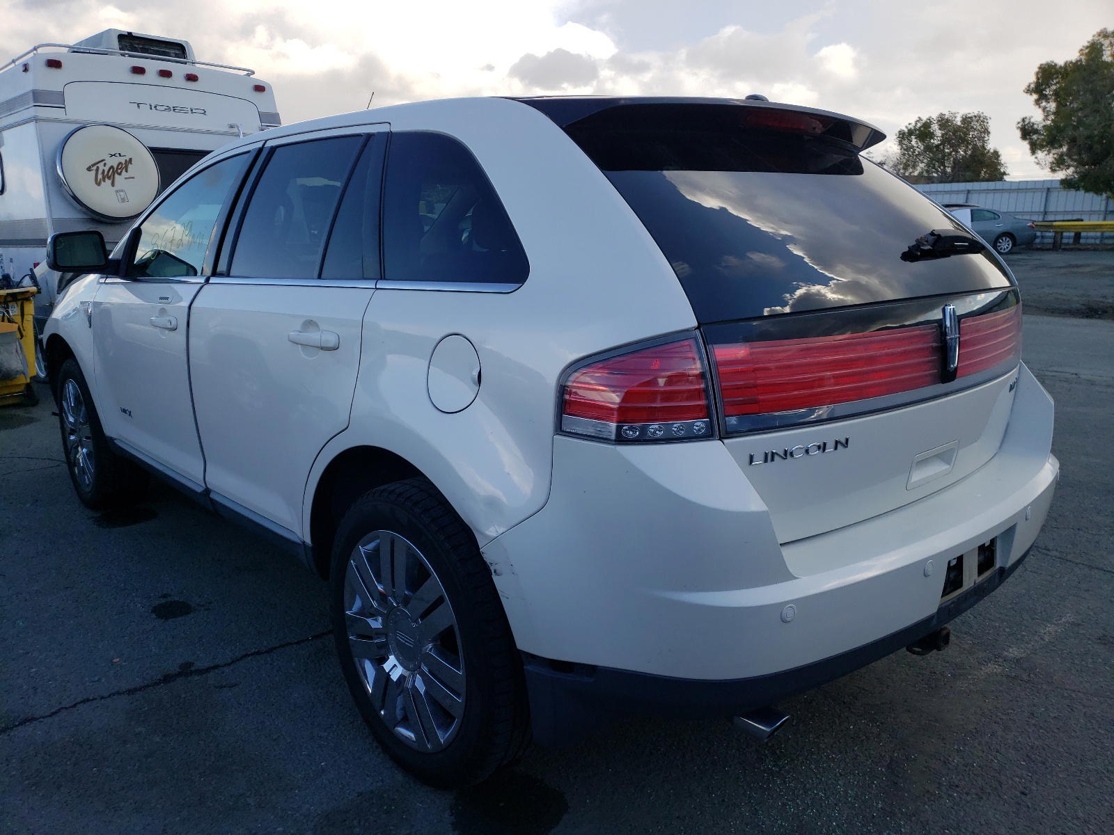 Photo 3 from auction – 2008 LINCOLN MKX with VIN 2LMDU68C88BJ25880