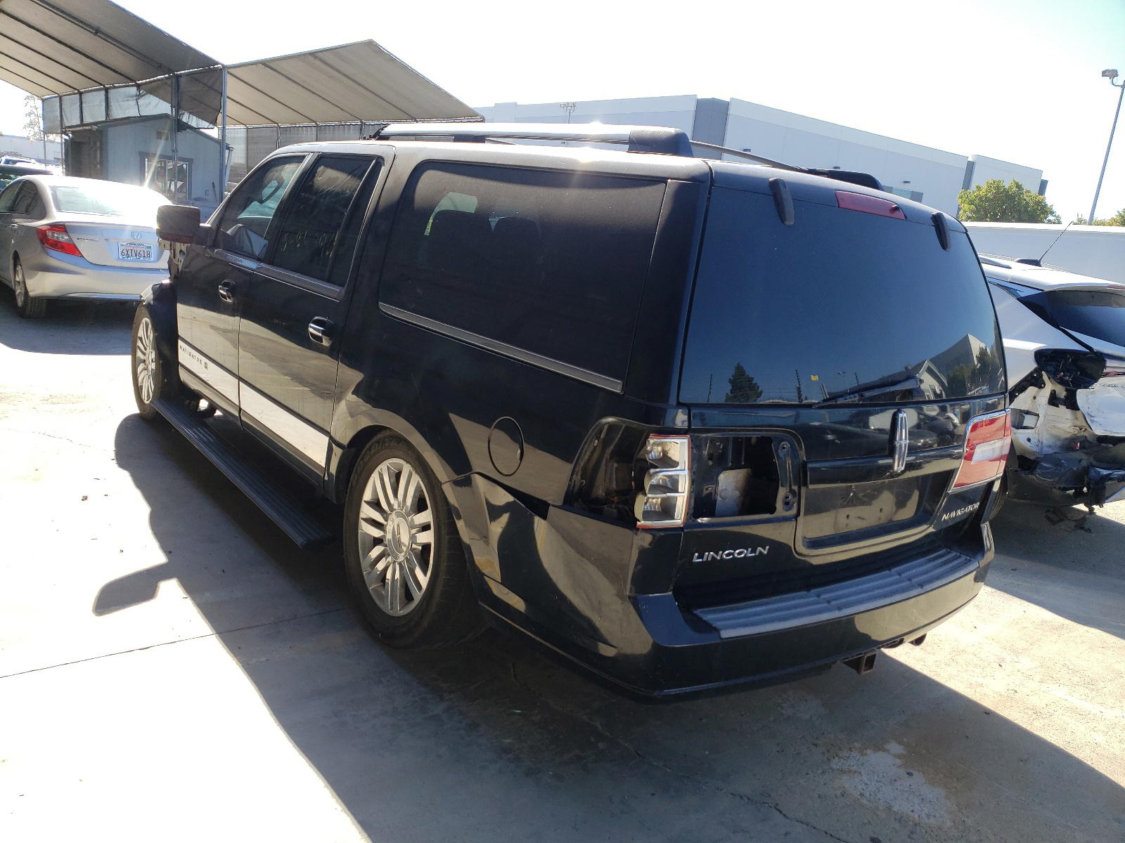 Photo 3 from auction – 2008 LINCOLN NAVIGATOR with VIN 5LMFL28558LJ16200