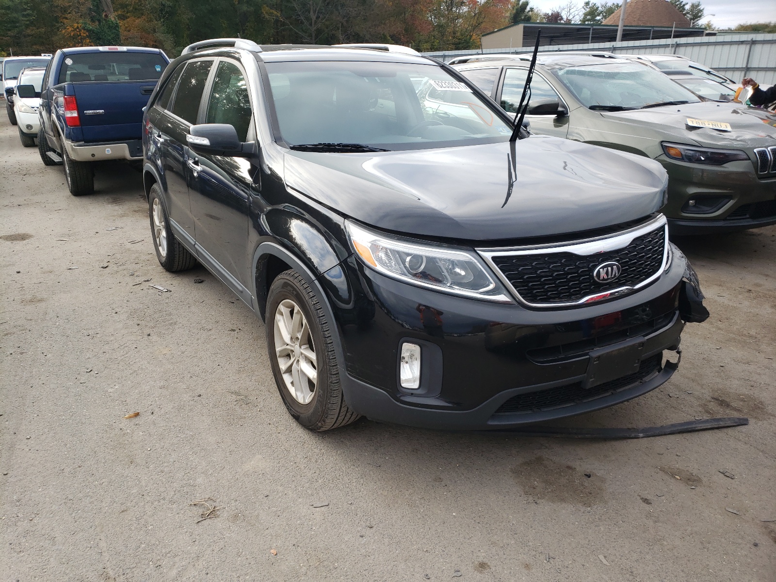 Photo 1 from auction – 2015 KIA SORENTO LX with VIN 5XYKT4A67FG599119