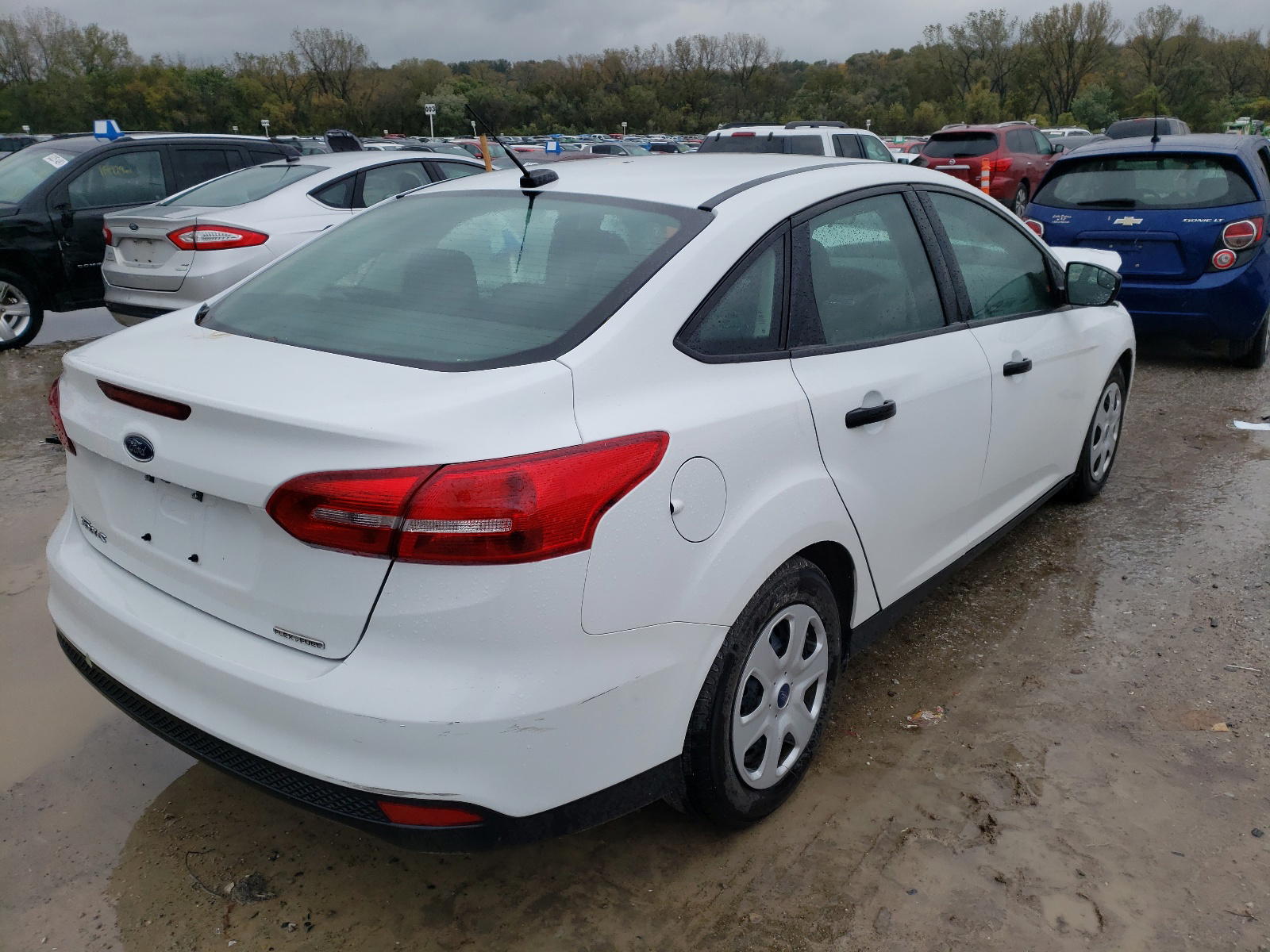 Photo 4 from auction – 2016 FORD FOCUS S with VIN 1FADP3E27GL387461