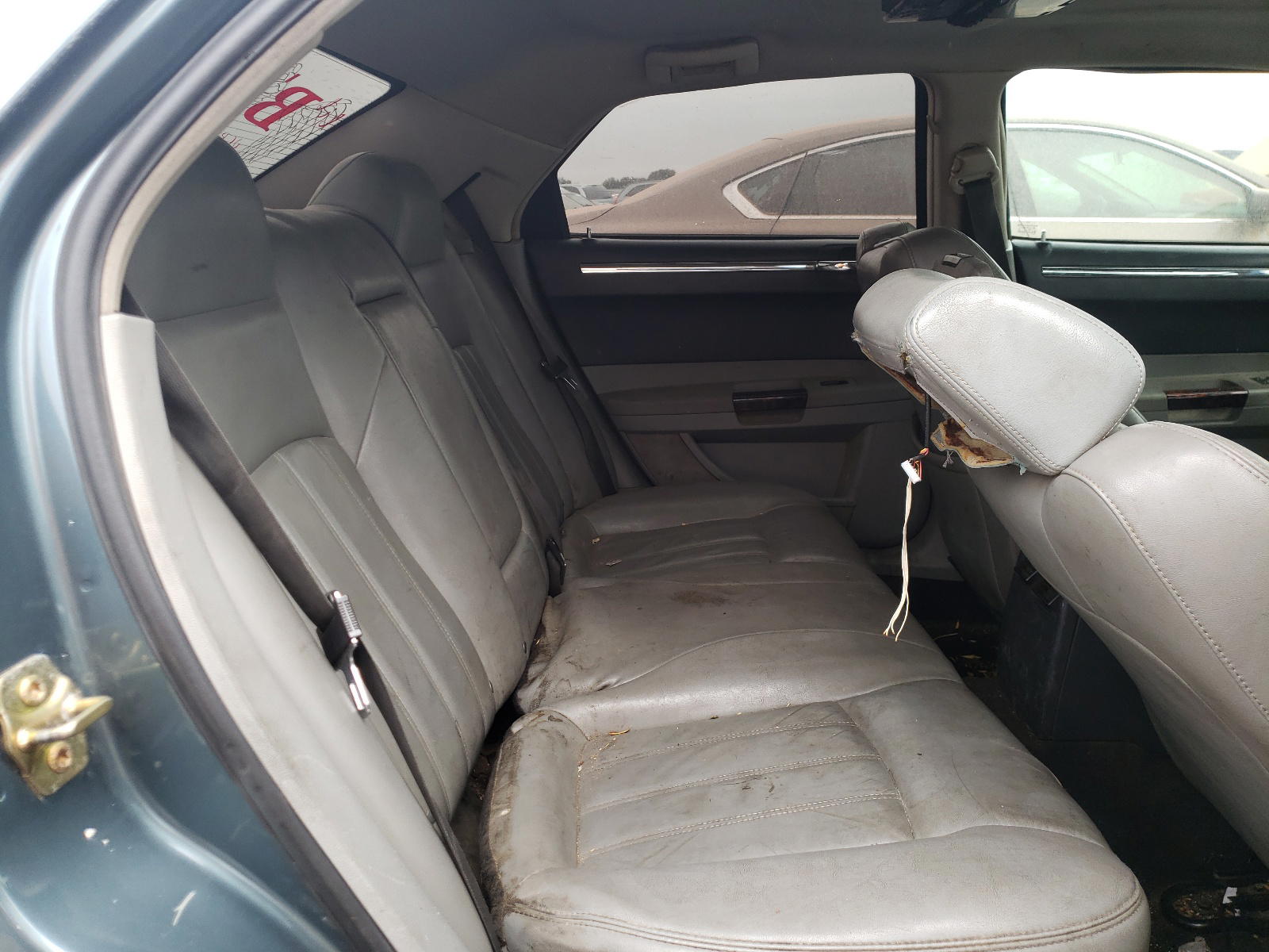 Photo 6 from auction – 2006 CHRYSLER 300C with VIN 2C3KA63H76H375970