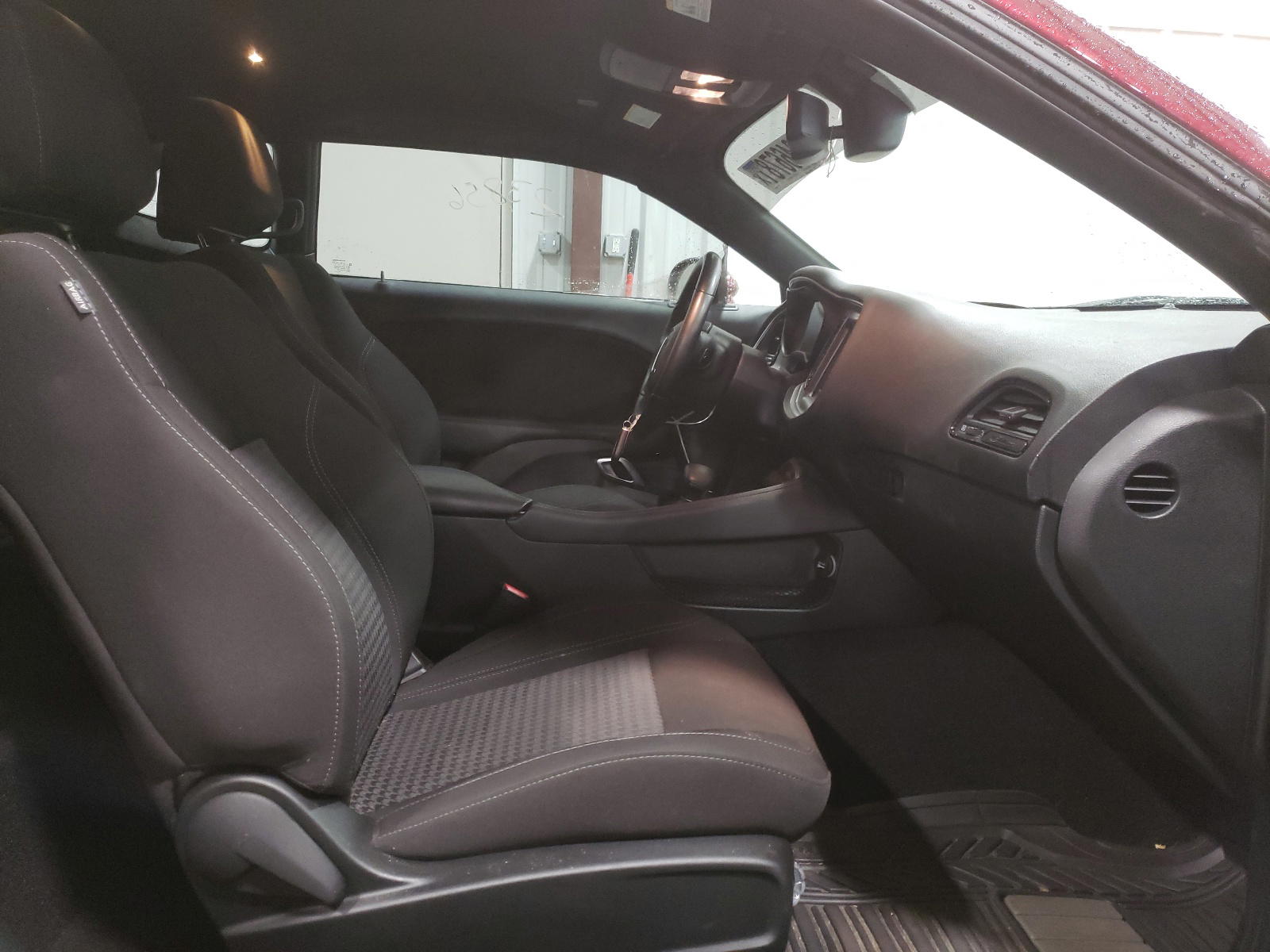 Photo 5 from auction – 2020 DODGE CHALLENGER with VIN 2C3CDZAGXLH240372
