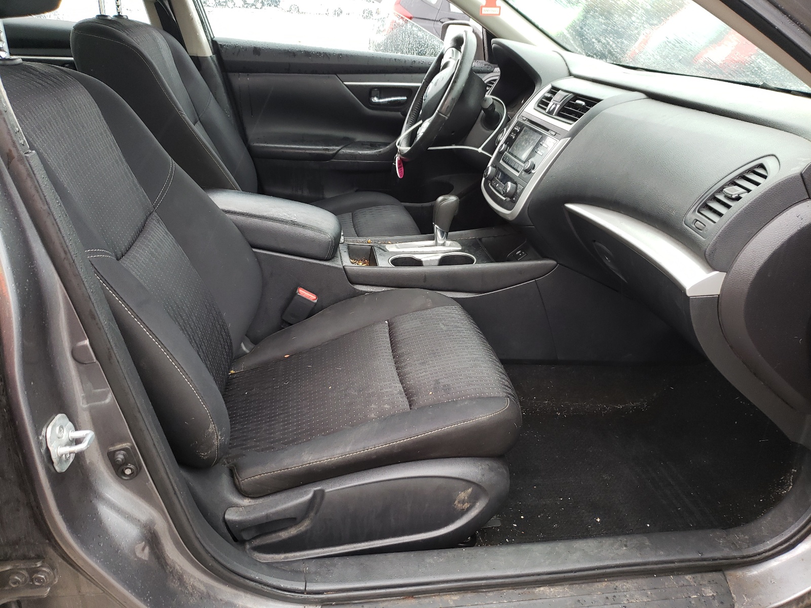 Photo 5 from auction – 2017 NISSAN ALTIMA 2.5 with VIN 1N4AL3AP0HC108238