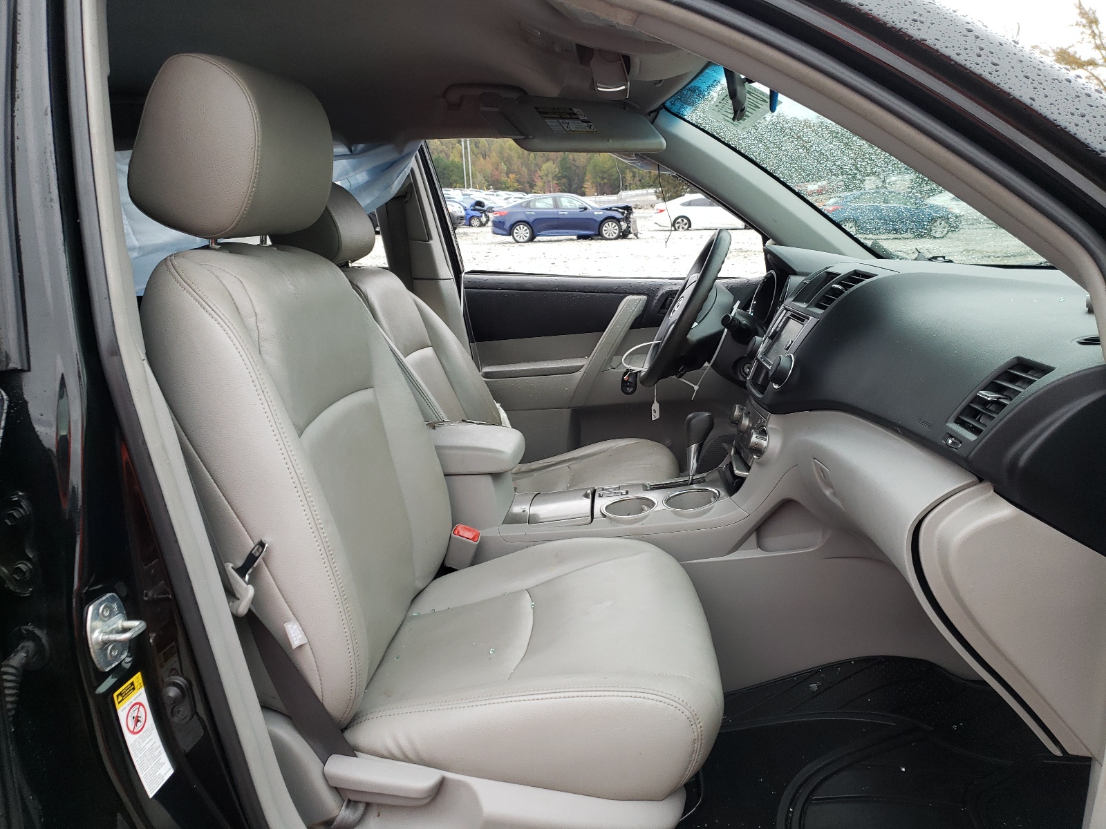 Photo 5 from auction – 2013 TOYOTA HIGHLANDER with VIN 5TDZK3EH1DS092742