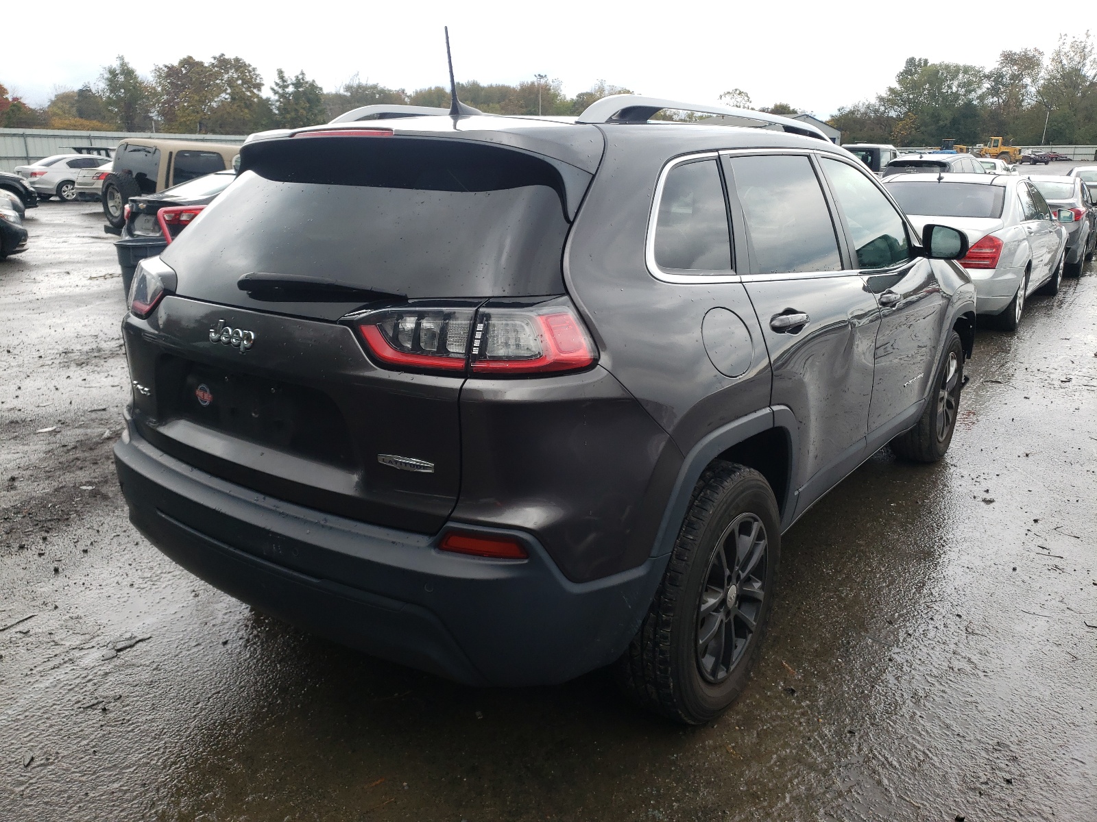 Photo 4 from auction – 2019 JEEP CHEROKEE L with VIN 1C4PJMLBXKD287214